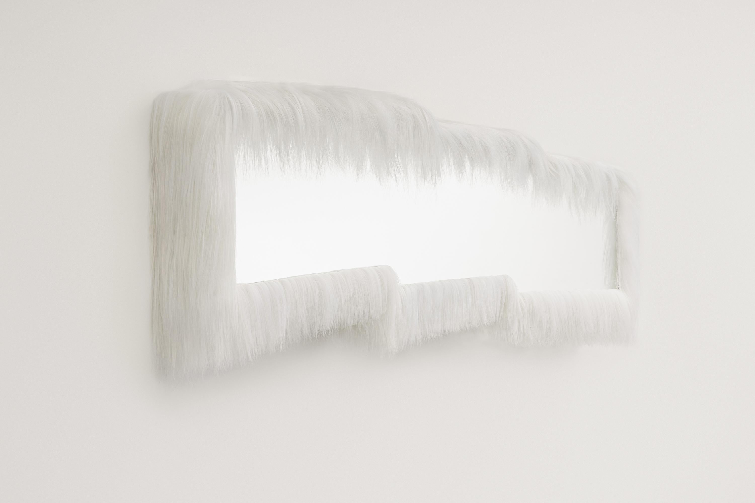 Miroir brut d'Atelier V&F
Édition limitée à 8+2AP pièces.
Dimensions : D 16 x L 180 x H 50,5 cm.
MATERIAL : Découpes de peau de chèvre et miroir.

Inspiré par la déesse de la terre Gaia,「Revelation of Gaia」aims explorer le puissant mais doux pouvoir