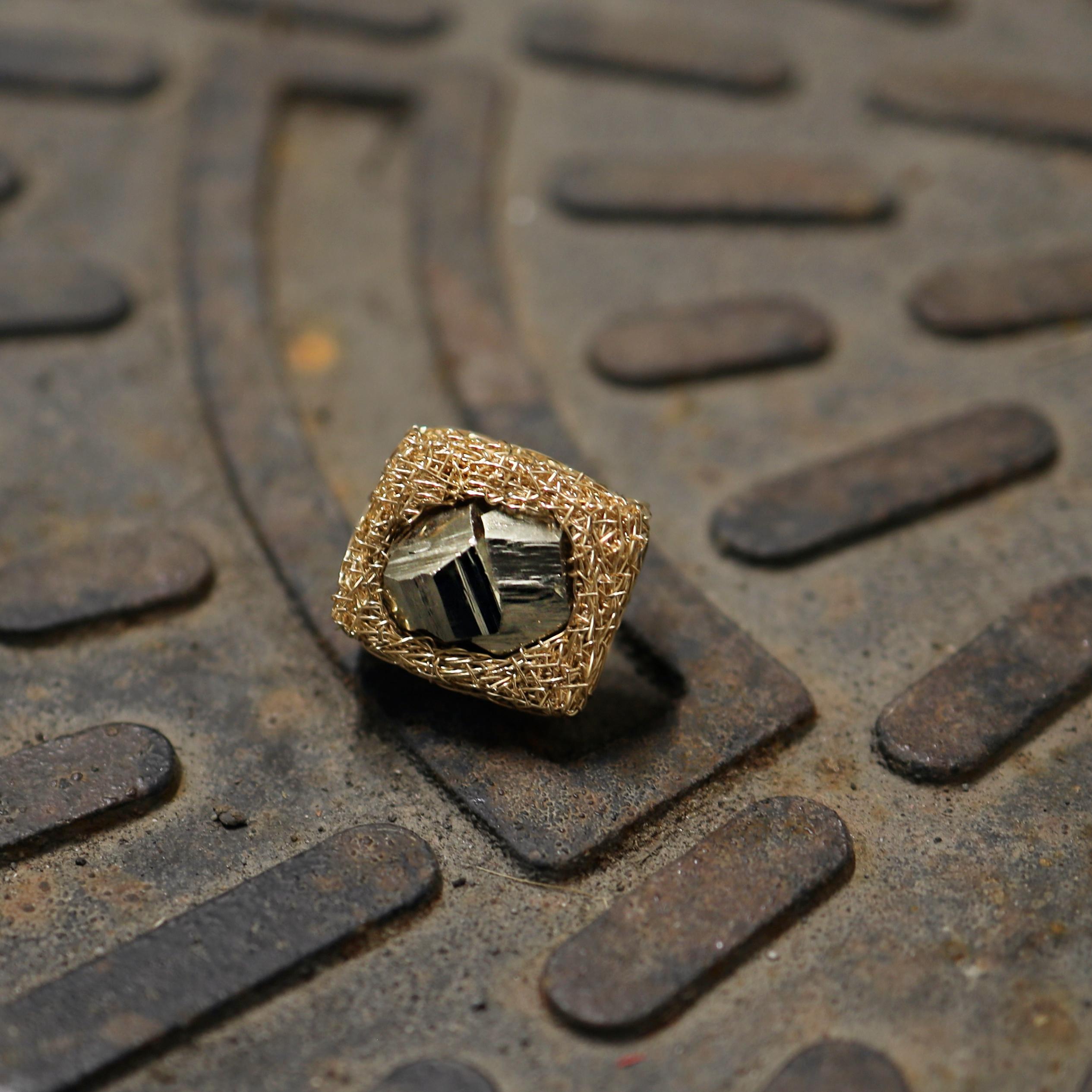 Raw Pyrit bold Statement Cocktail-Ring Einzigartig in 14 k gf (Zeitgenössisch) im Angebot