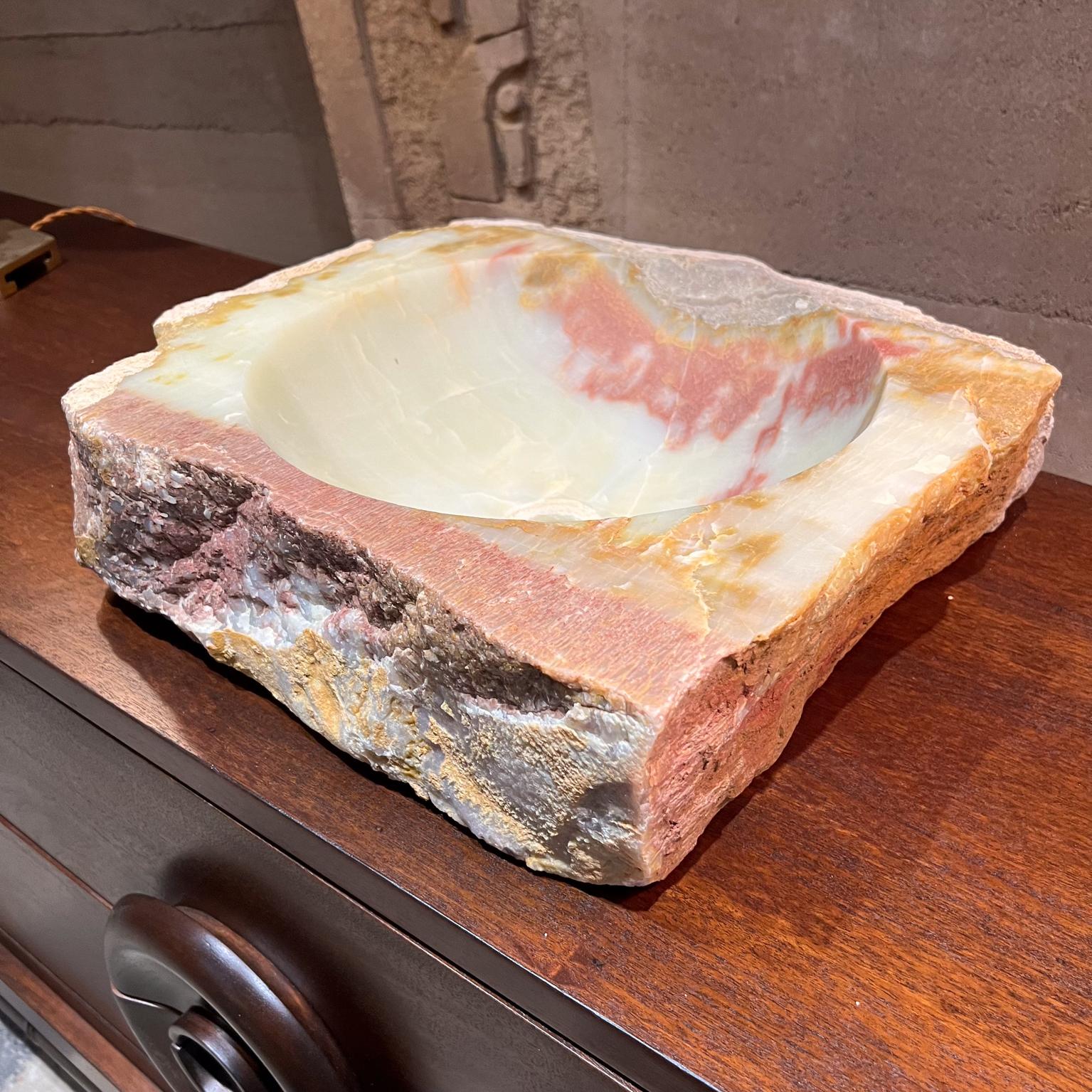 Carved Natural Quartz Stone Sink Basin  In Good Condition For Sale In Chula Vista, CA