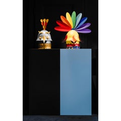 Skulptur „Raw & Rainbow Gallo“ aus pulverbeschichtetem Aluminium von Altreforme