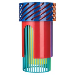 Raw & Rainbow: Escultura «Mrs Rainbow» en aluminio con recubrimiento en polvo, de altreforme