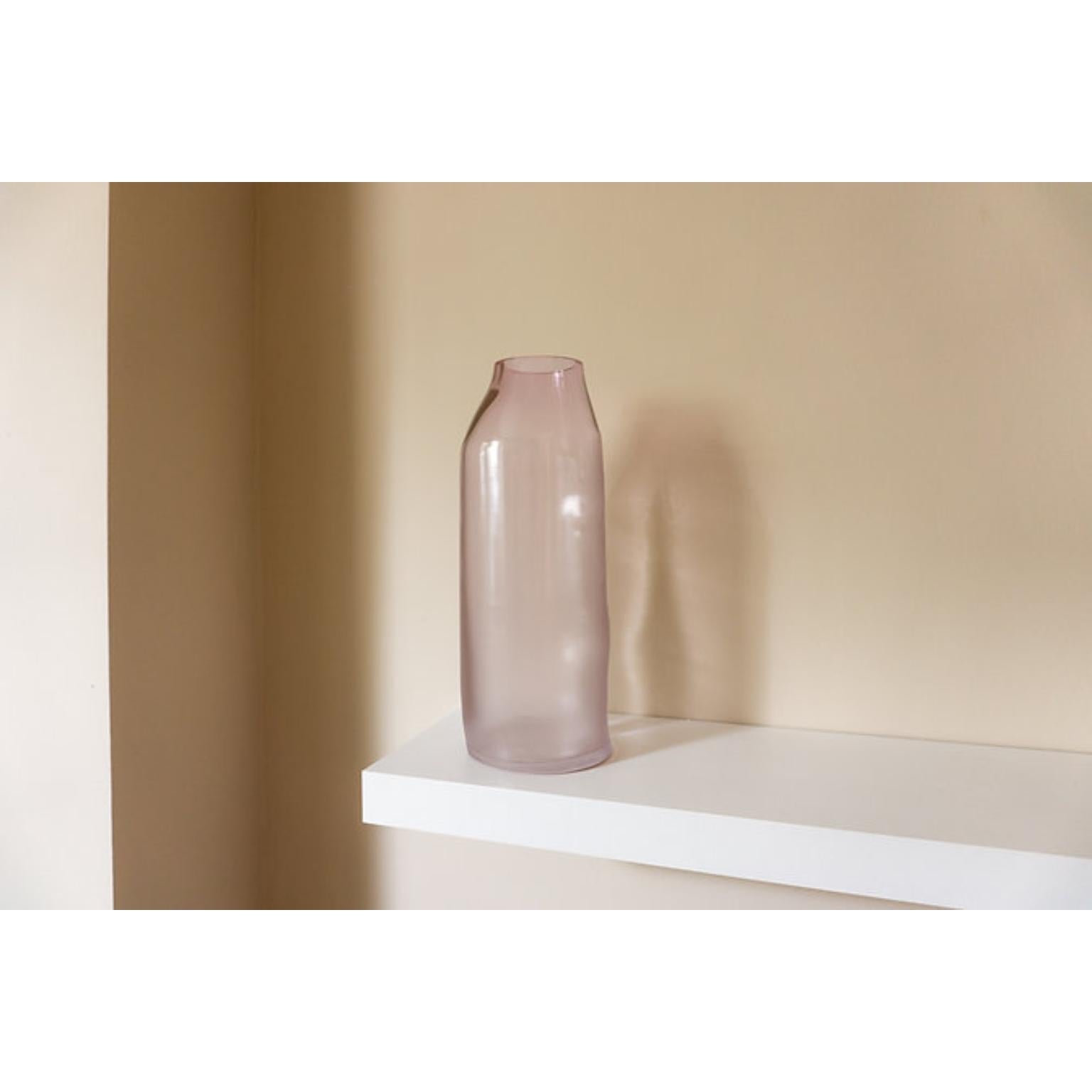 Postmoderno Vaso di cristallo soffiato a bocca Raw Rosalin L Light Pink by Milena Kling in vendita