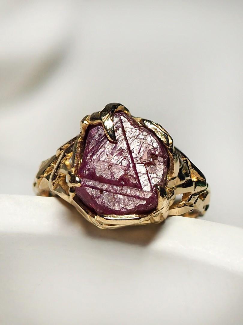 Raw Ruby Ring Crystal Gold Engagement Ring Unisex Jewelry For Sale 2