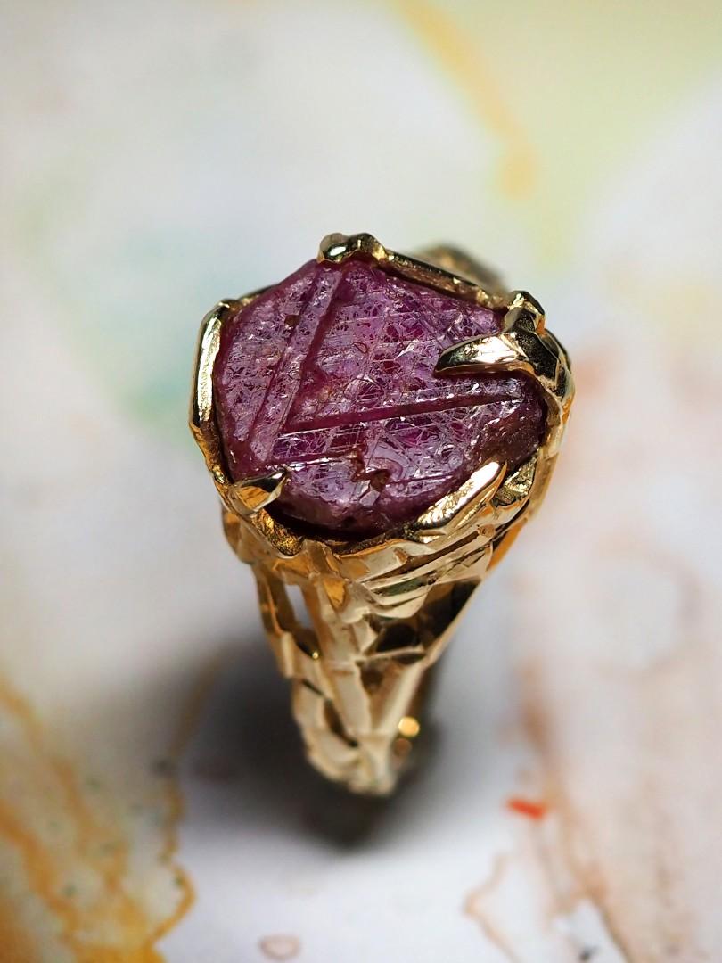 Raw Ruby Ring Crystal Gold Unisex Jewelry Natural 50th wedding vintage Gabilo  In New Condition In Berlin, DE