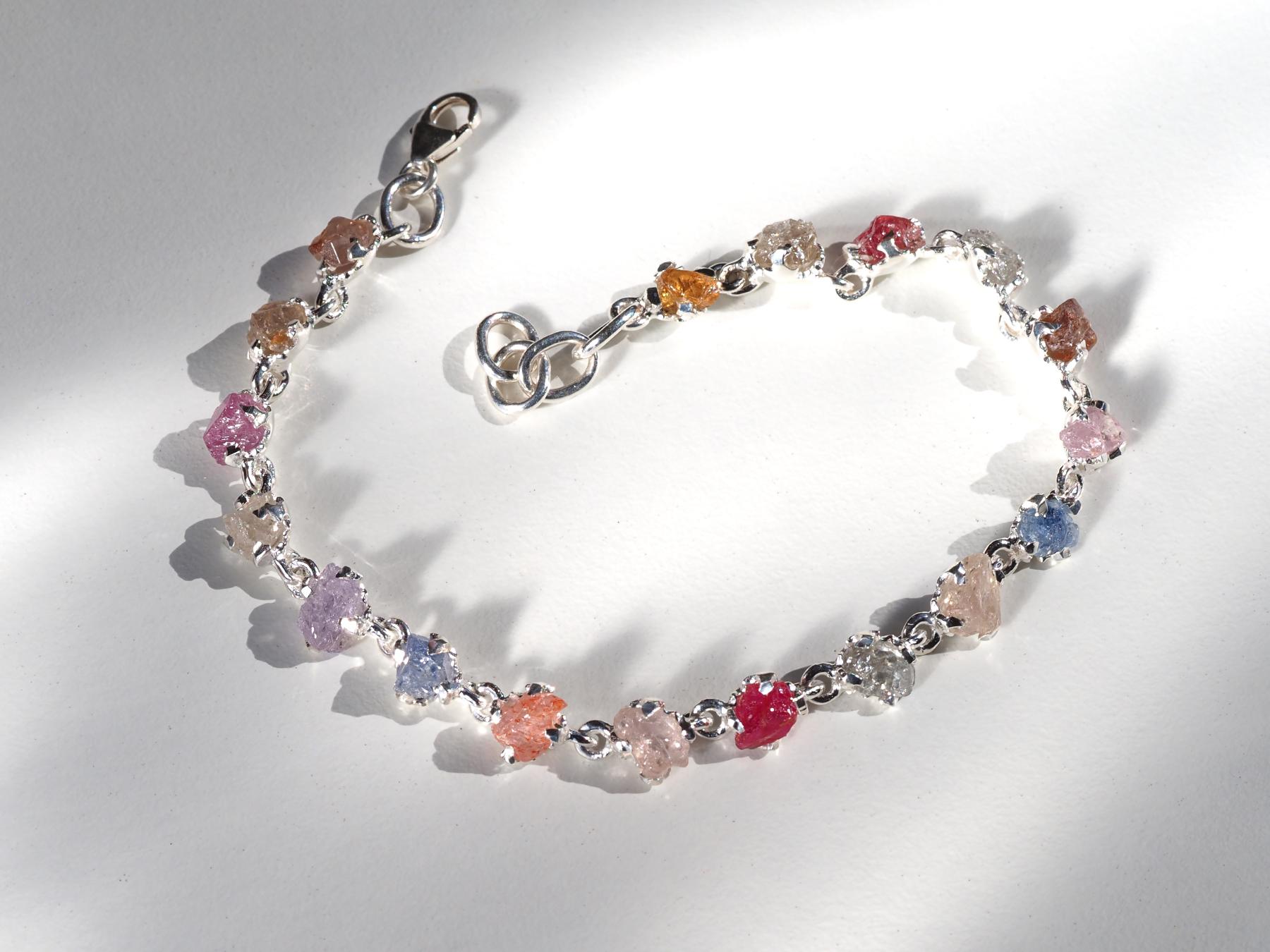 Saphir brut Bracelet en argent Rose Jaune Rouge Bleu Violet Saphir Naturel Bijouxr en vente 6