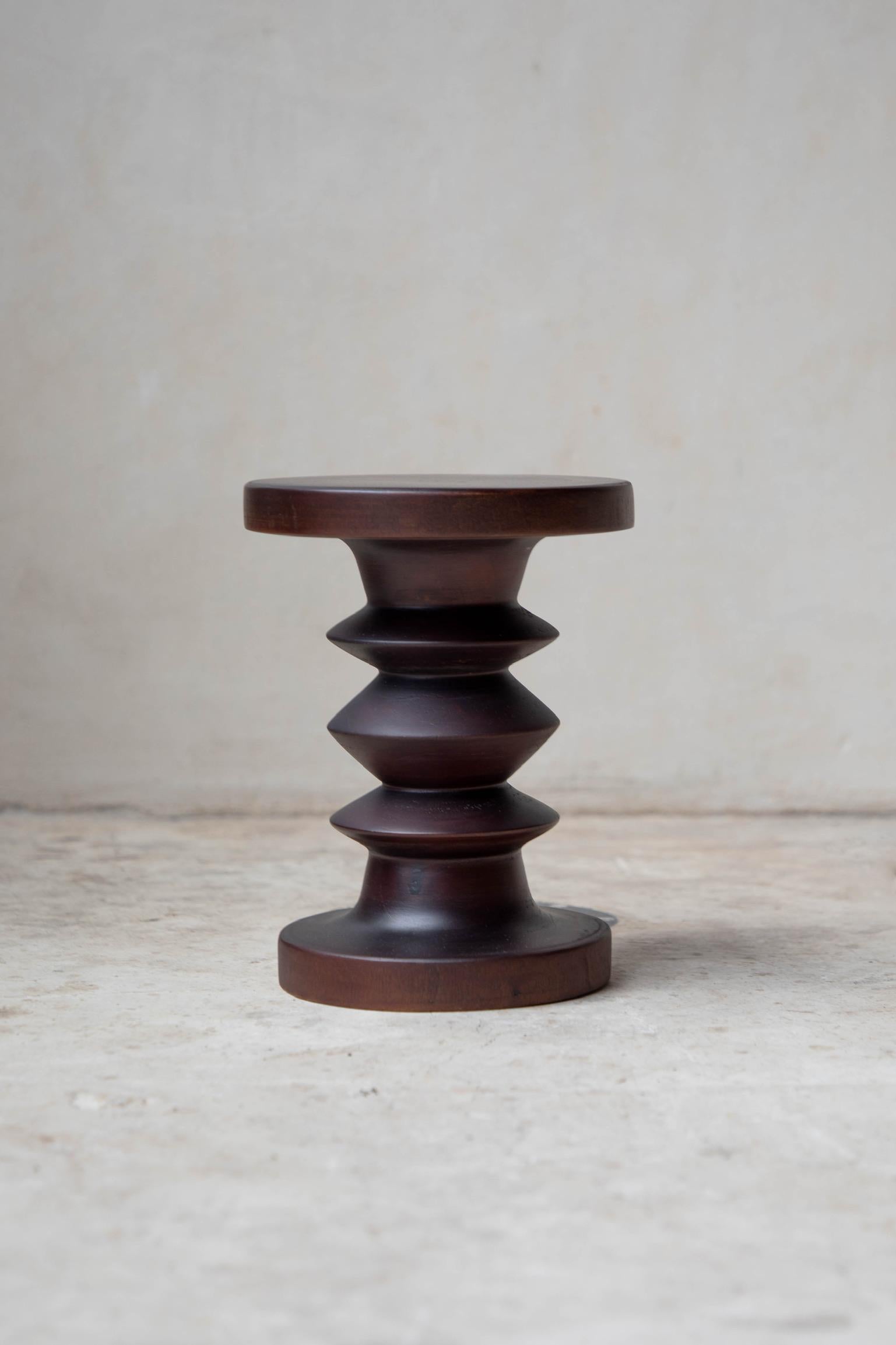 Raw sculpted jabin totem by Daniel Orozco
Material: Jabin wood.
Dimensions: D 35 x H 45 cm

Rounded jabin wood Totem, raw finish. Handmade by Mexican artisans.

Daniel Orozco Estudio
We are an inclusive interior design estudio, who love to