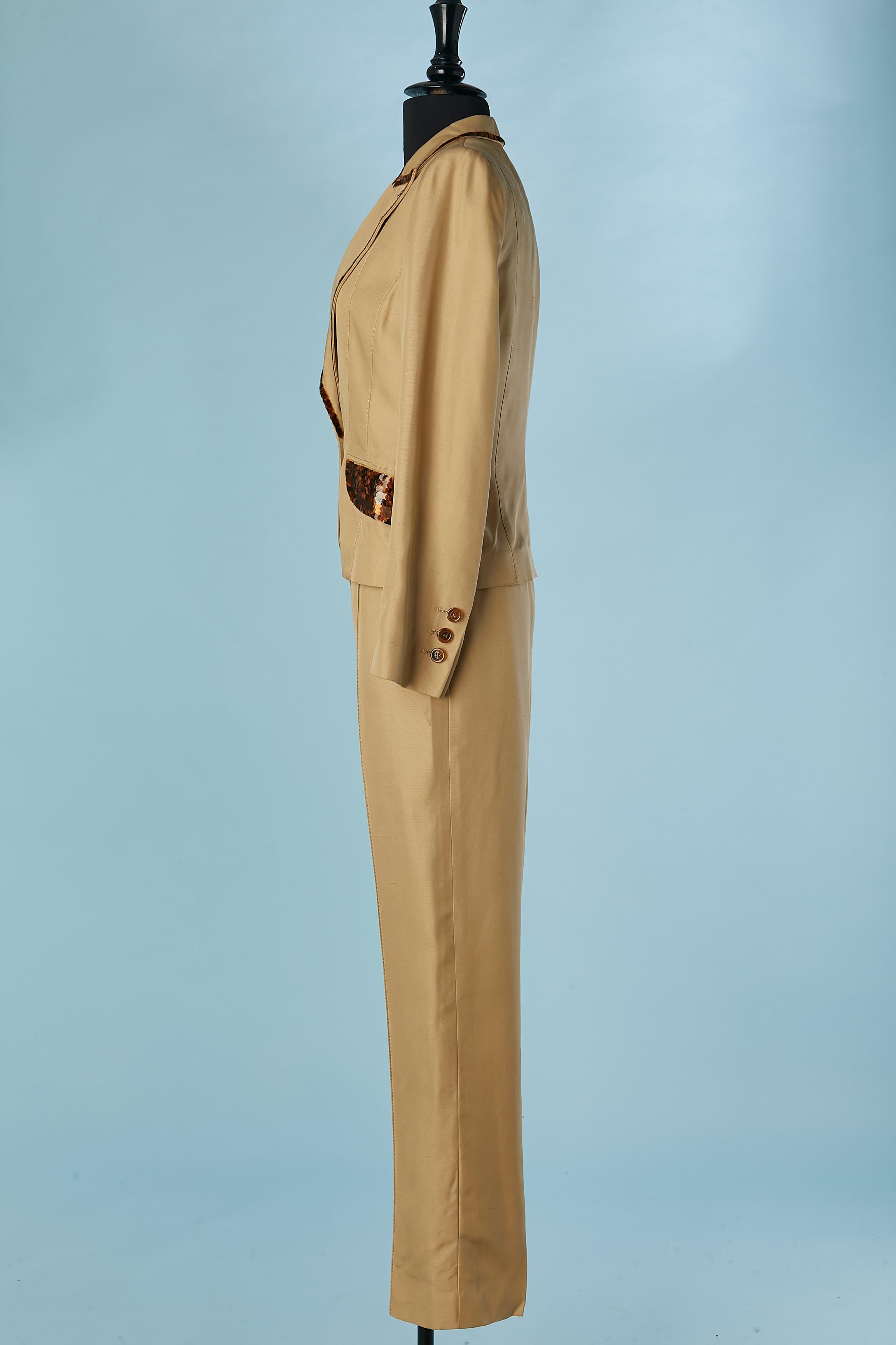 Costume pantalon en soie brute avec détails en sequins Fontana Couture Pour femmes en vente