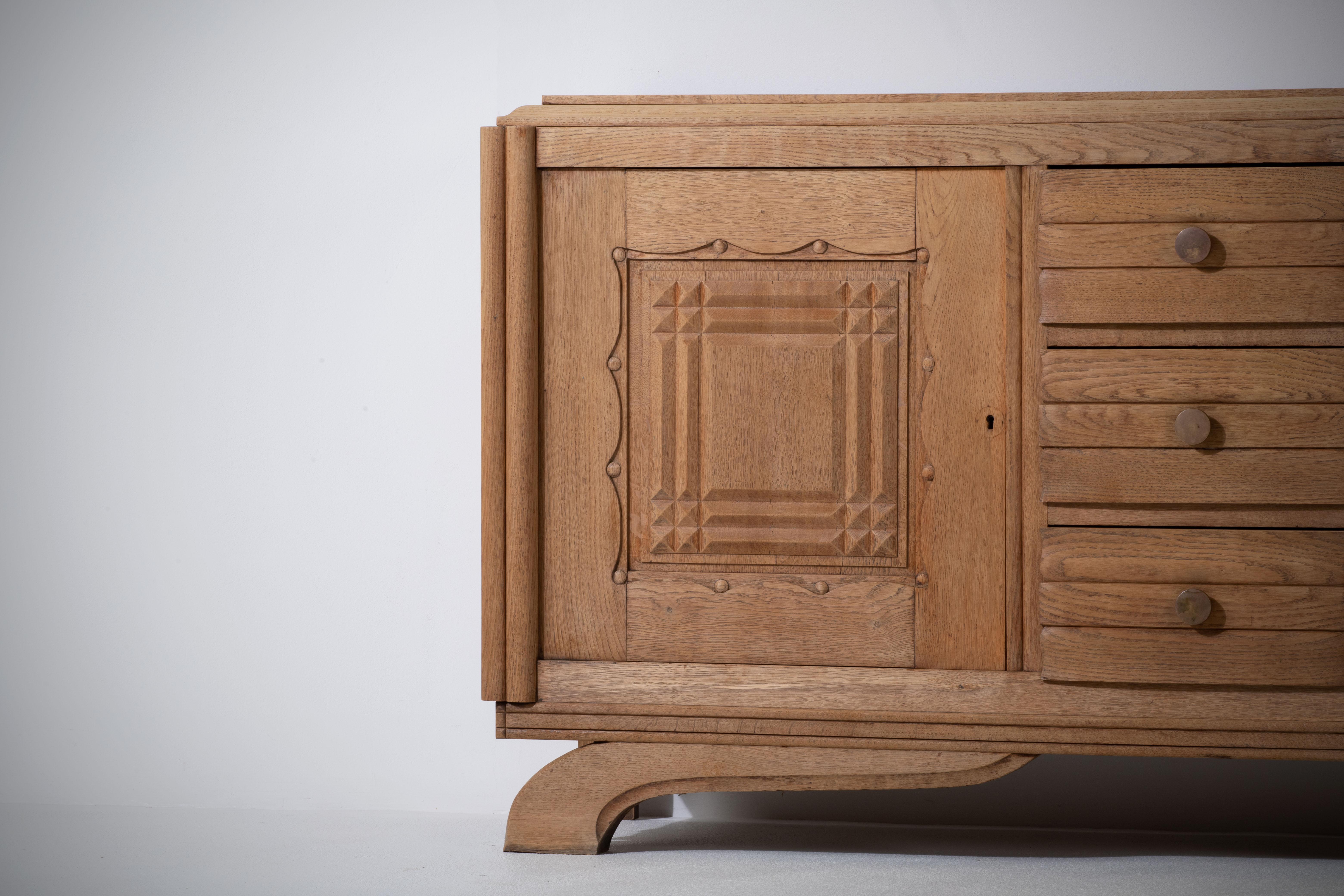 Raw Solid Oak Cabinet with Graphic Details, France, 1940s For Sale 8
