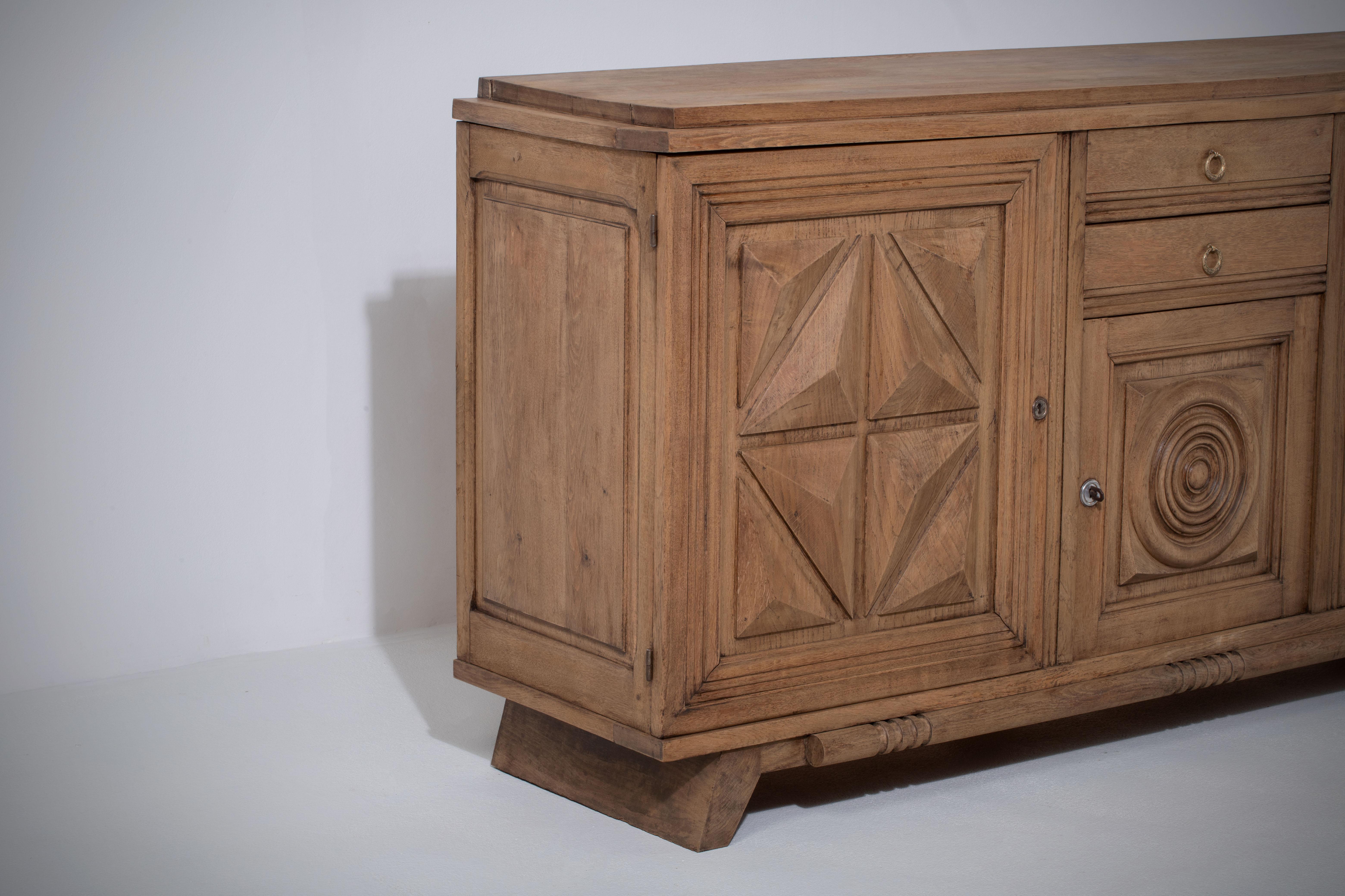 Raw Solid Oak Cabinet with Graphic Details, France, 1940s For Sale 9