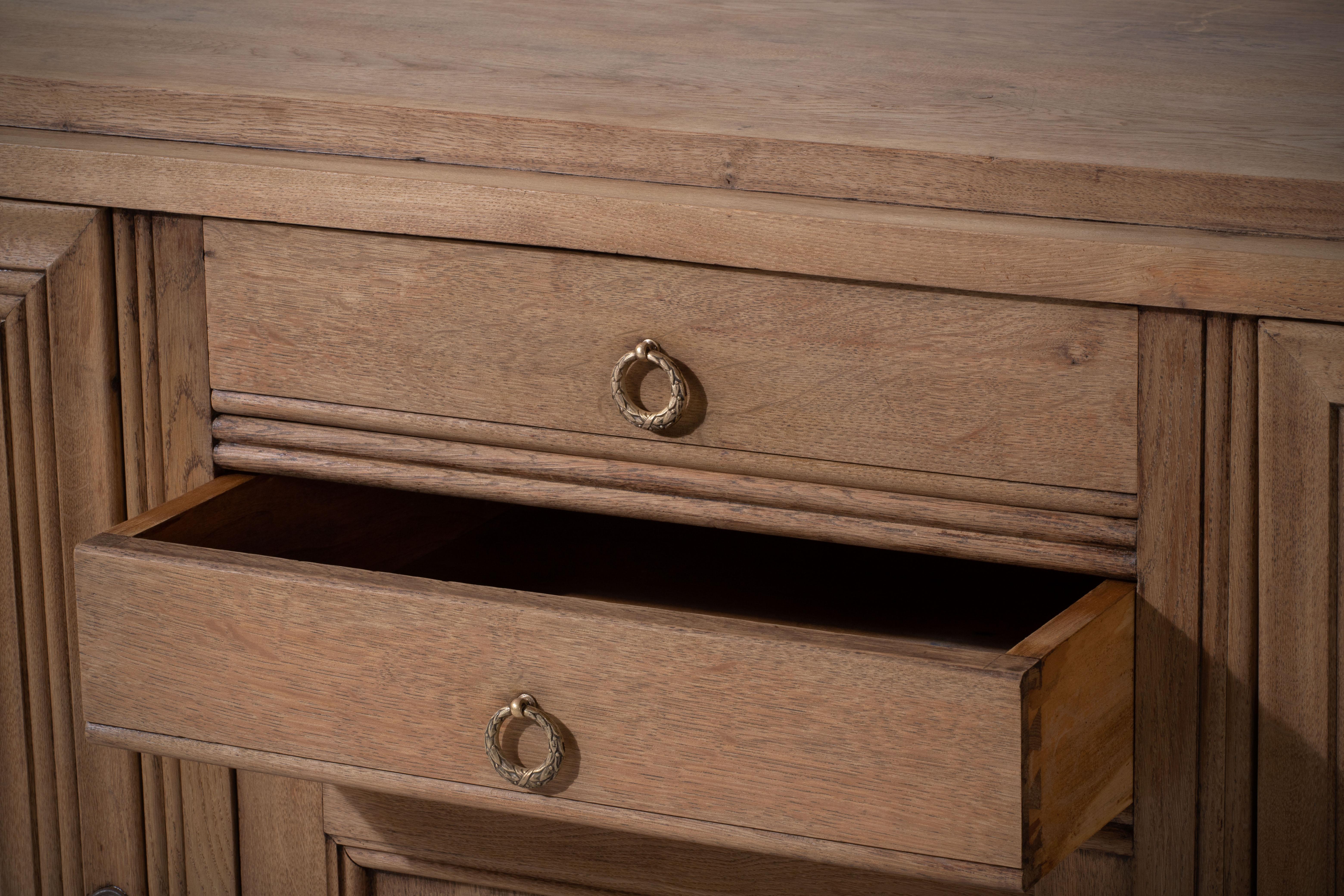 Raw Solid Oak Cabinet with Graphic Details, France, 1940s For Sale 1