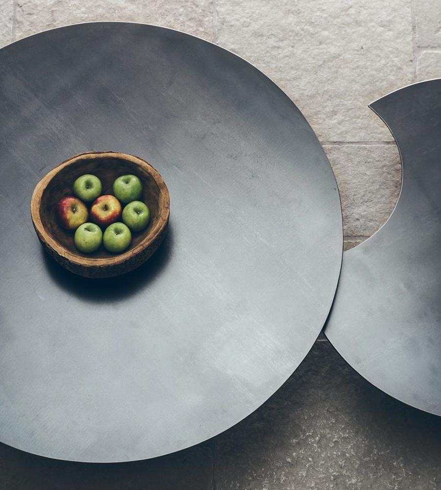 Forged Raw Steel Round Set of 2 Coffee Table For Sale