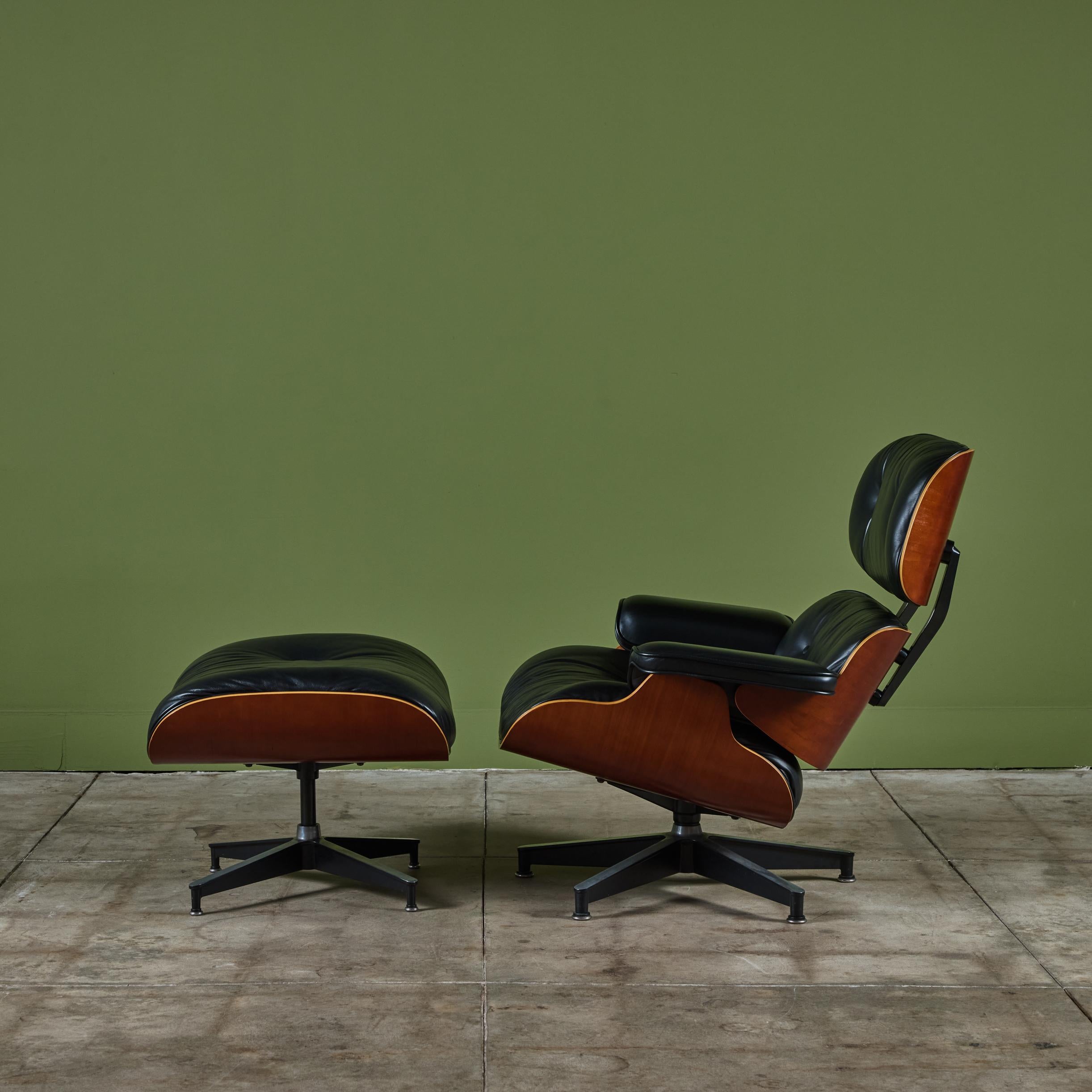 Contemporary Ray and Charles Eames 670/671 Lounge Chair with Ottoman for Herman Miller