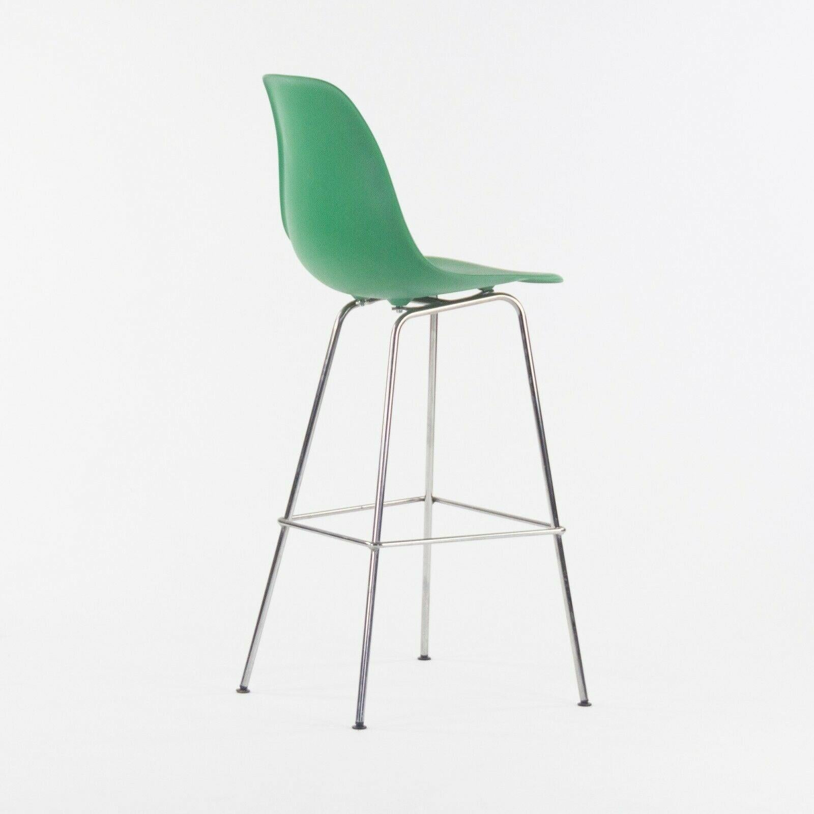 American Ray and Charles Eames Herman Miller Molded Shell Bar Stool Chair Kelly Green For Sale