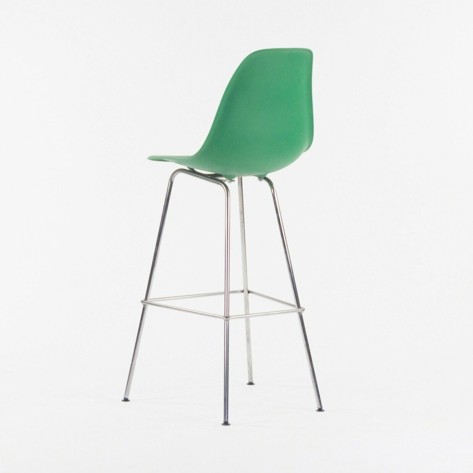 Contemporary Ray and Charles Eames Herman Miller Molded Shell Bar Stool Chair Kelly Green For Sale