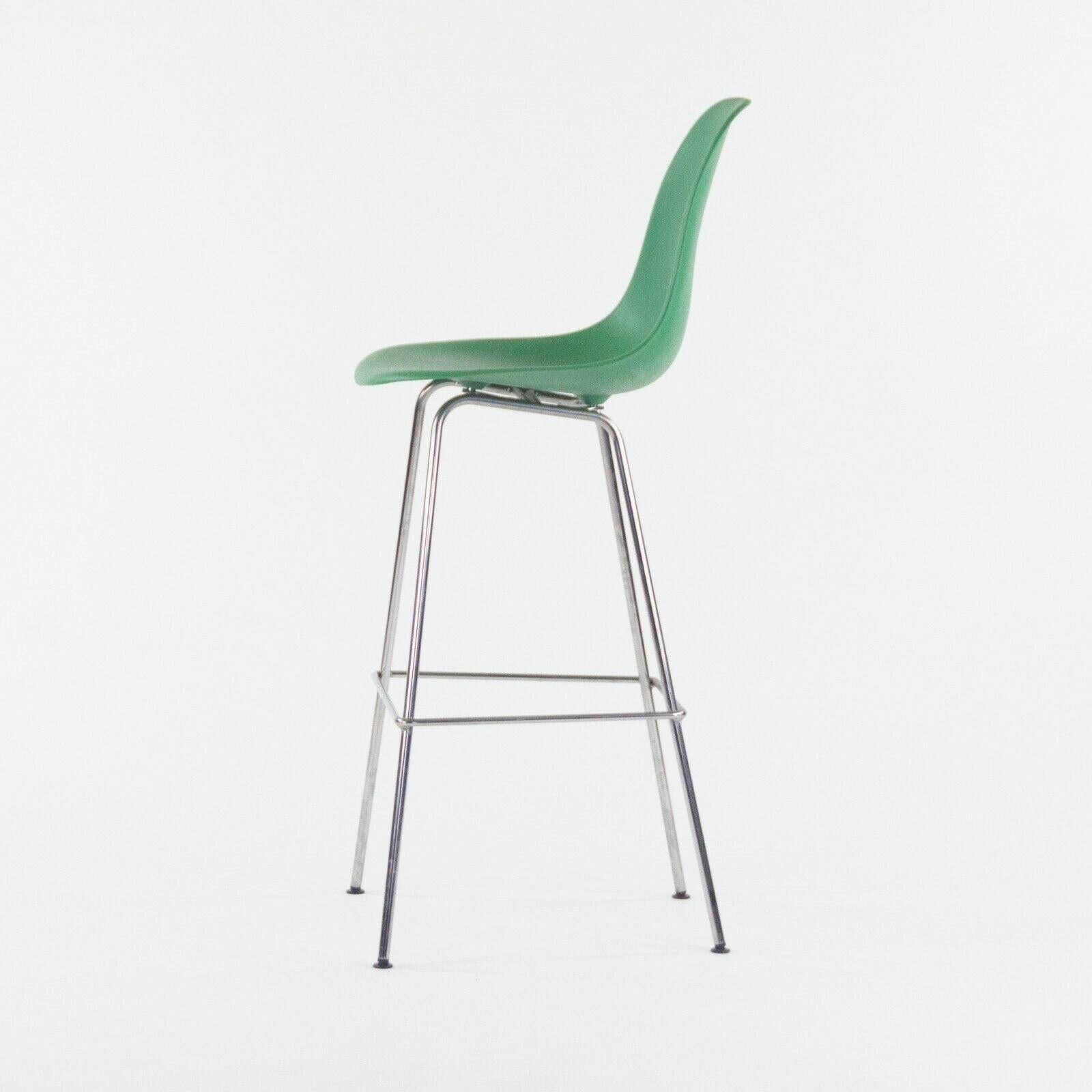 Metal Ray and Charles Eames Herman Miller Molded Shell Bar Stool Chair Kelly Green For Sale