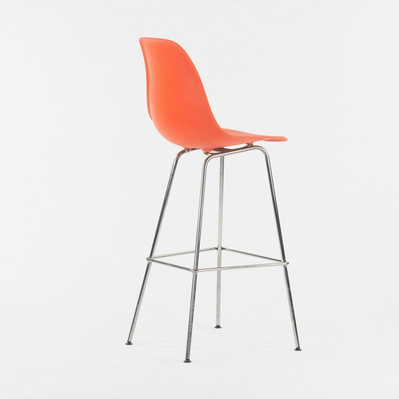 eames molded plastic stool