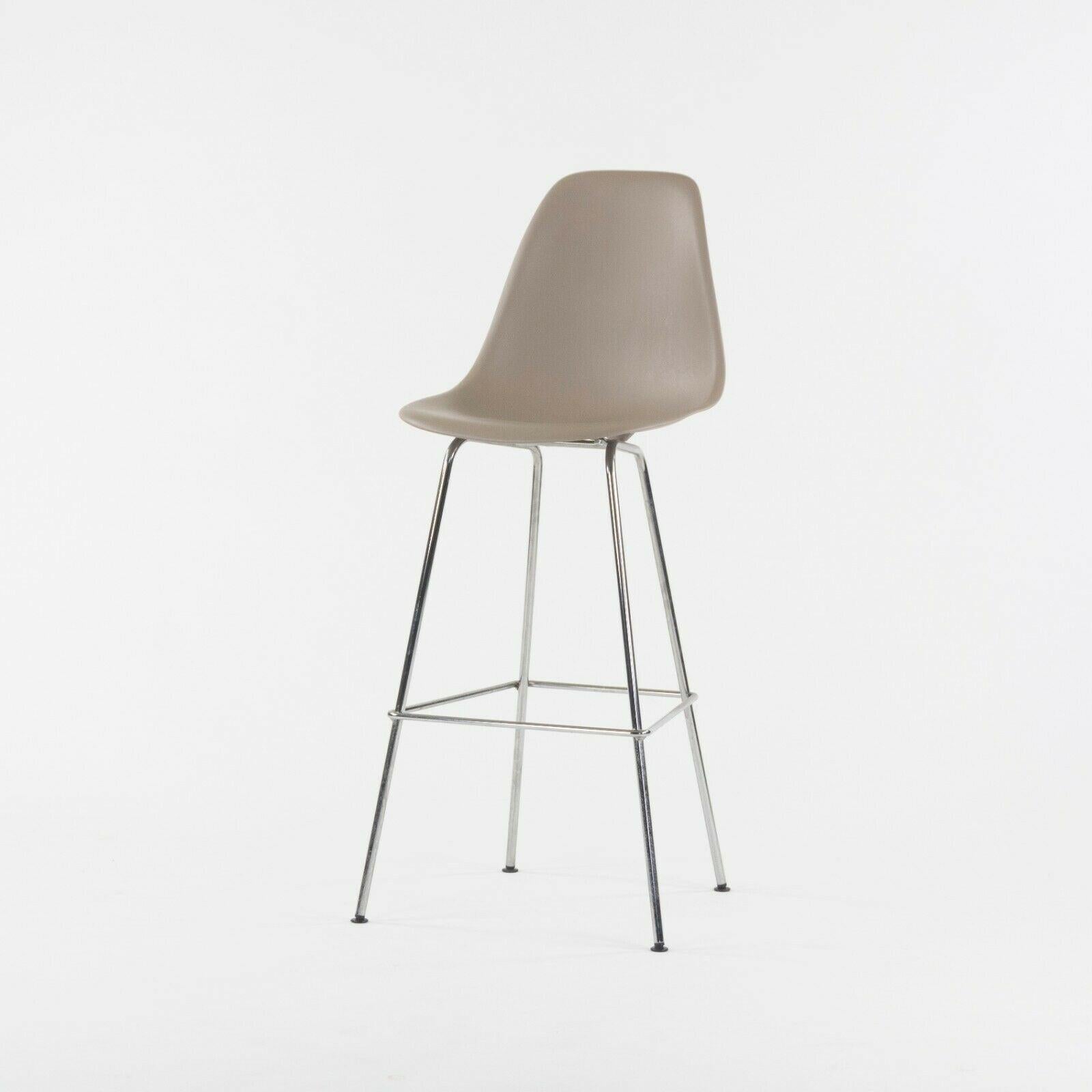 Ray and Charles Eames Herman Miller Molded Shell Bar Stool Chair Sparrow Grey 2