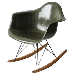 Chaise à bascule RAR de Ray et Charles Eames, vert forêt, Herman Miller, 1965