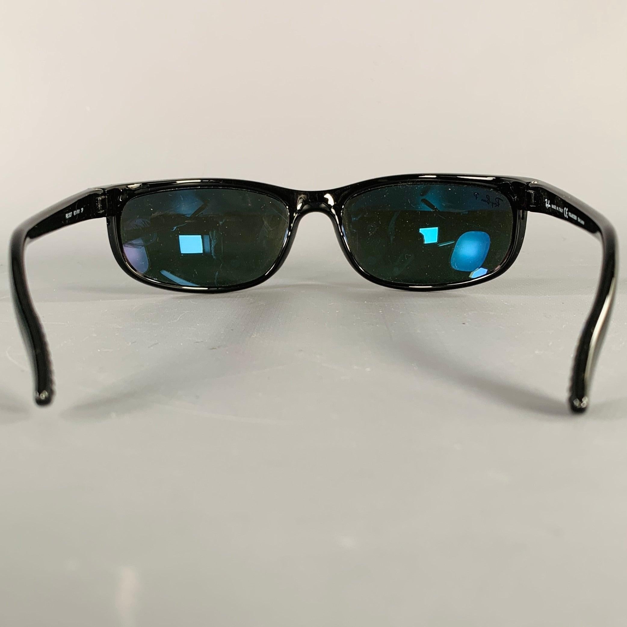 RAY-BAN Black Acetate Wrap Around Polarized Sunglasses In Good Condition In San Francisco, CA