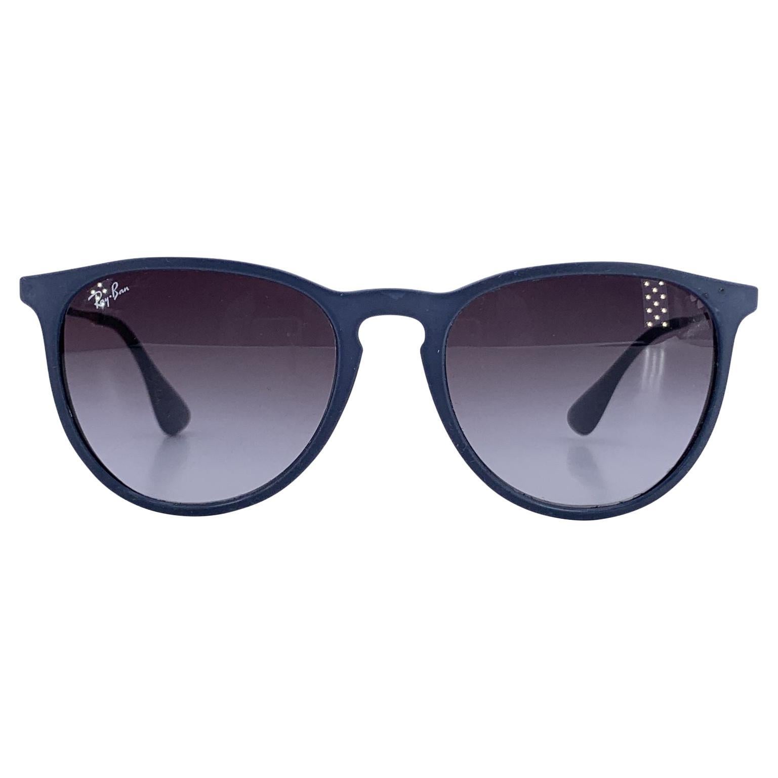 Ray-Ban Occhiali da sole unisex in gomma opaca blu RB4171 Erika
