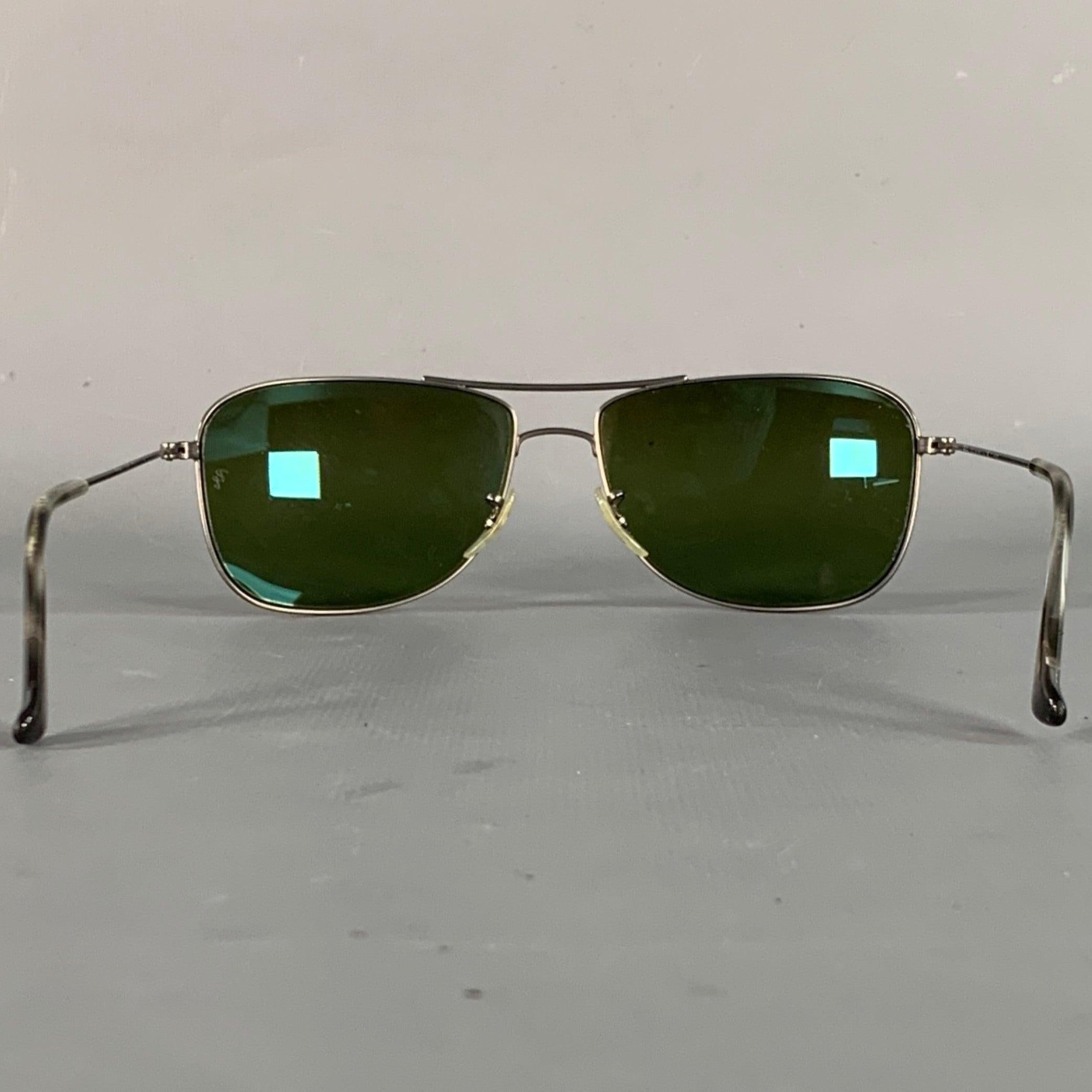 Nero Ray-Ban Chromance Silver Metal Occhiali da sole Aviator quadrati polarizzati in vendita