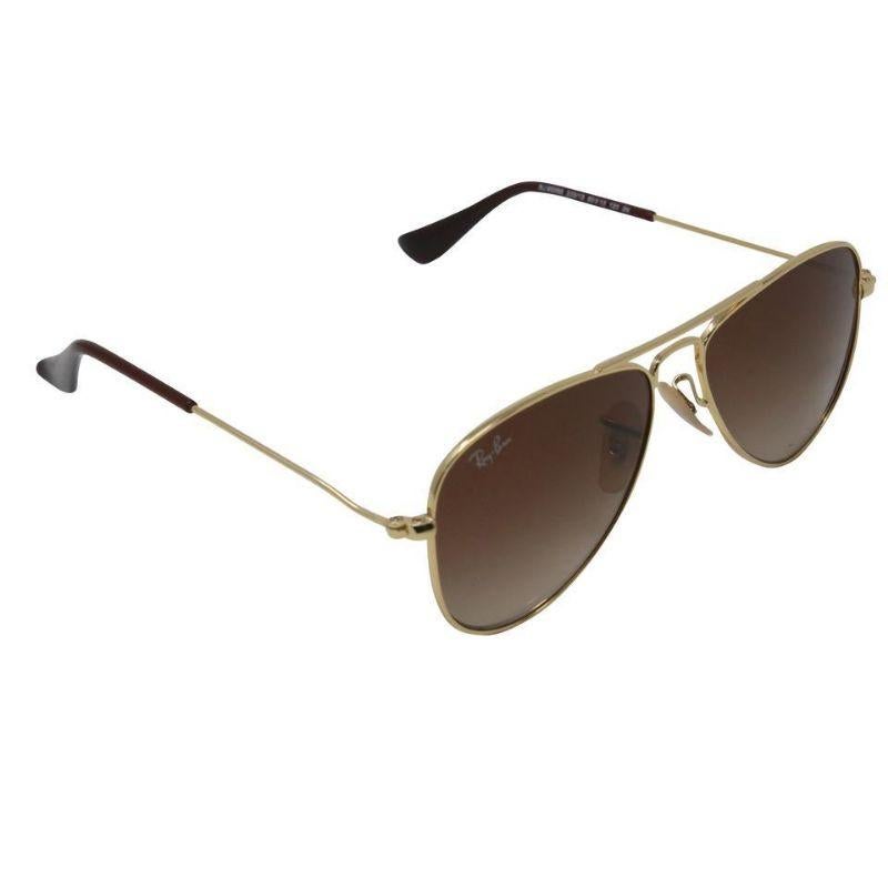 Ray-Ban Frame Aviator Junior Full Rim Gradient RJ9506S Sunglasses

Ray-Ban Aviator Junior sunglasses are the Aviator of choice for future pilots and daredevils. Adults aren't the only ones in need of stylish, protective eyewear. This junior version