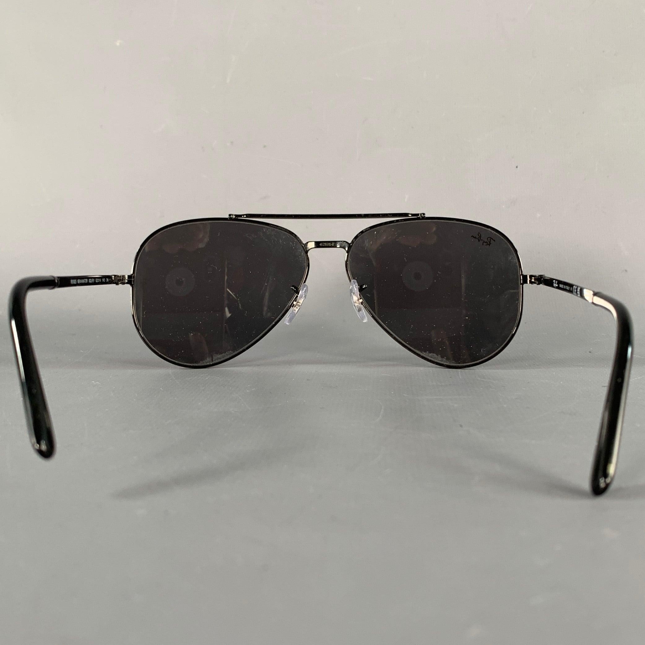 Noir Ray-Ban New Aviator Lunettes de soleil en métal noir en vente