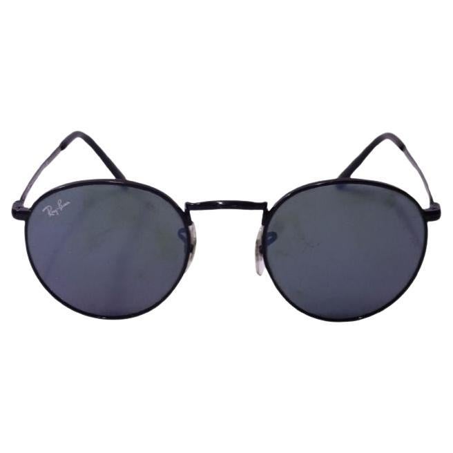 Occhiali da sole Ray-Ban rotondi in metallo nero in vendita