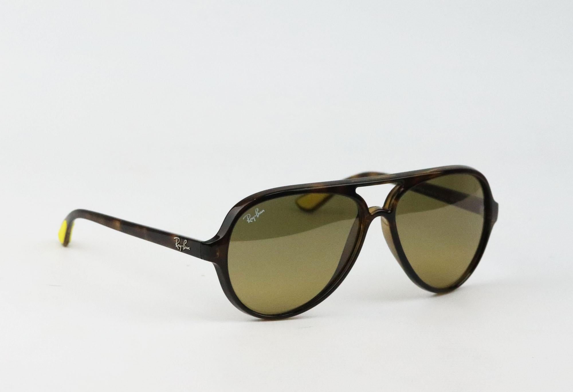 These sunglasses by Ray-Ban + Scuderia Ferrari are detailed with the brand's yellow rubber logo on the arms, they've been made in Italy from glossy tortoiseshell acetate with oversized frames that'll suit everyone.
Comes with case.
Style code: