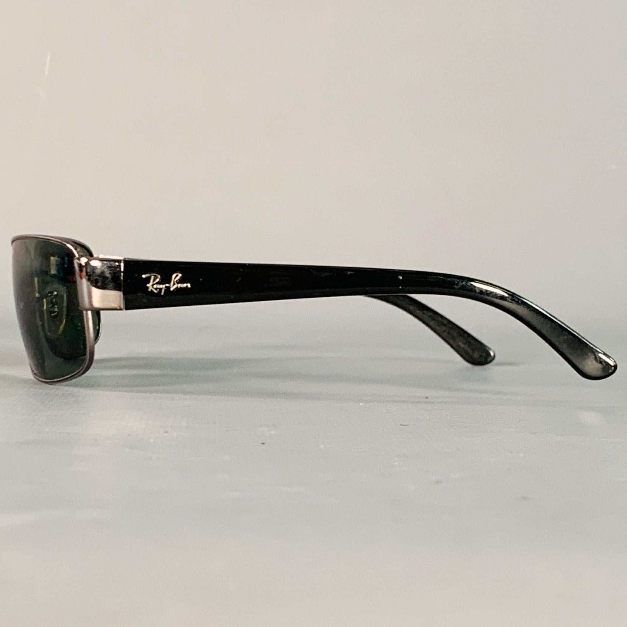 RAY-BAN Silver Black Metal Rectangular Polarized Sunglasses In condizioni ottime in vendita a San Francisco, CA