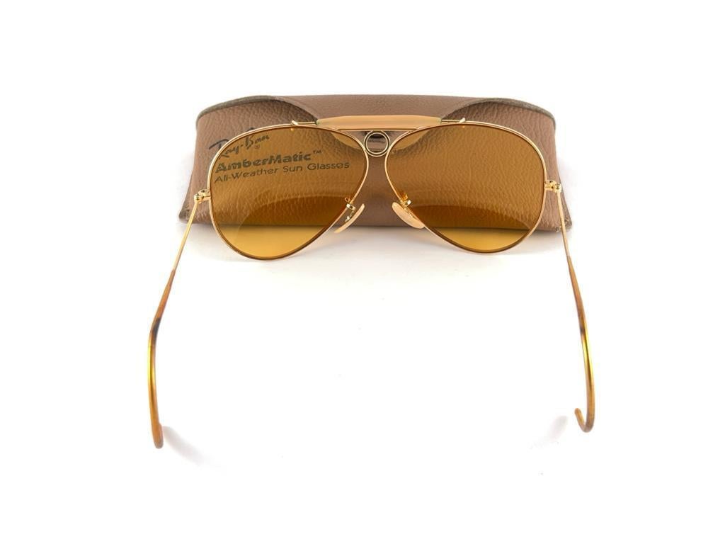 Ray Ban Vintage Aviator Gold Ambermatic Shooter 62Mm B / L Sunglasses, 1970s  For Sale 3