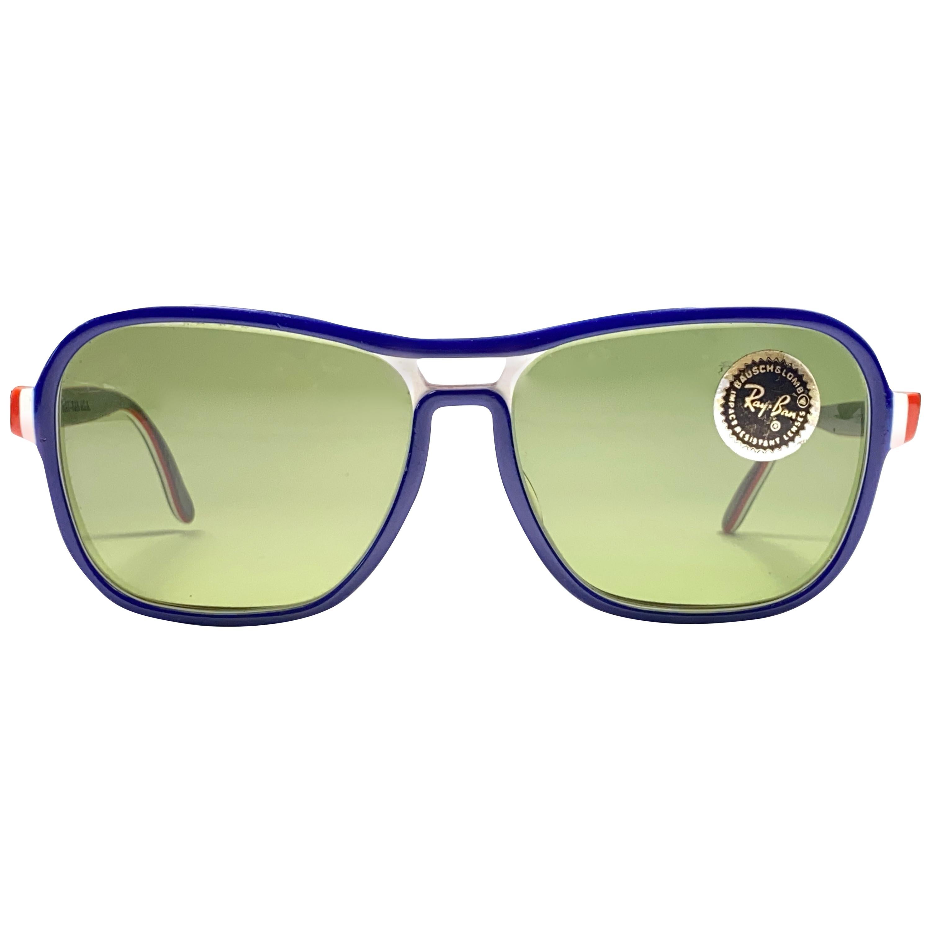 beroerte parlement kom tot rust Ray Ban Vintage B&L Stateside Blue Red White RB3 Green Sport Lens  Sunglasses US For Sale at 1stDibs | red and white ray bans, ray ban state  side, b & l ray