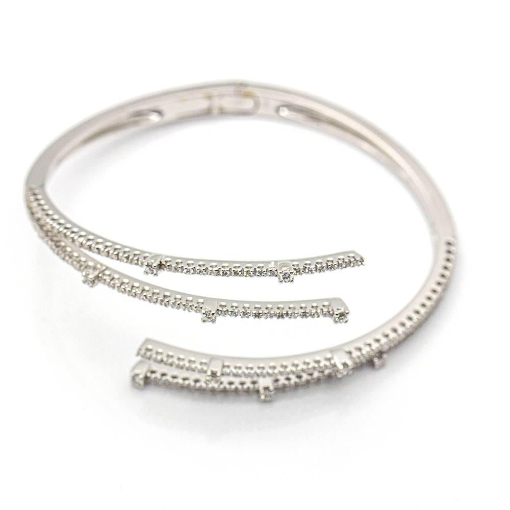 RAY bracelet in white gold and diamonds. For Sale 5