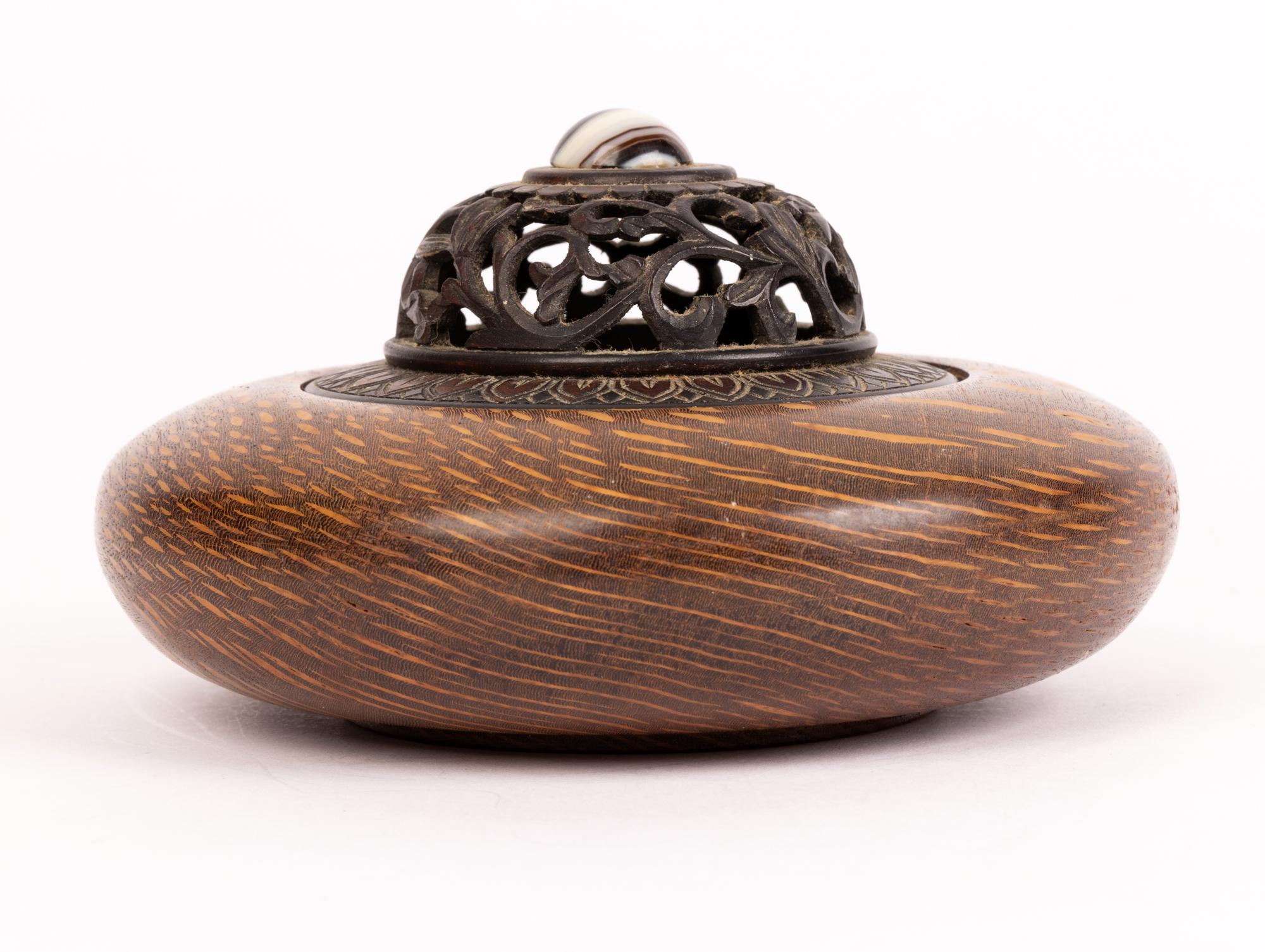 20th Century Ray Brown Scottish Hand Turned Wooden Agate Mounted Lidded Pot Pourri Bowl