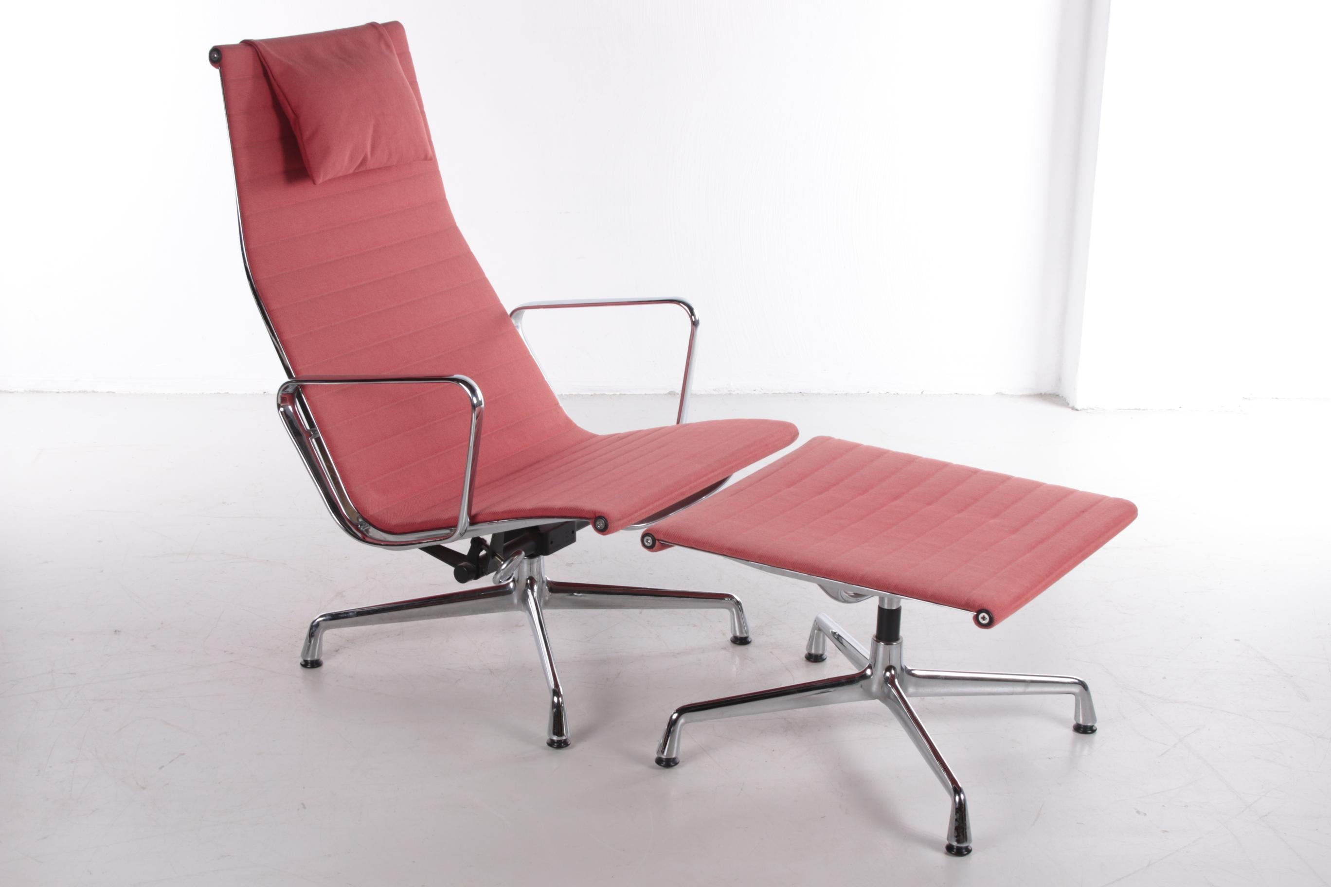 Ray Charles Eames Chair with Ottoman EA 124 and EA 125 8