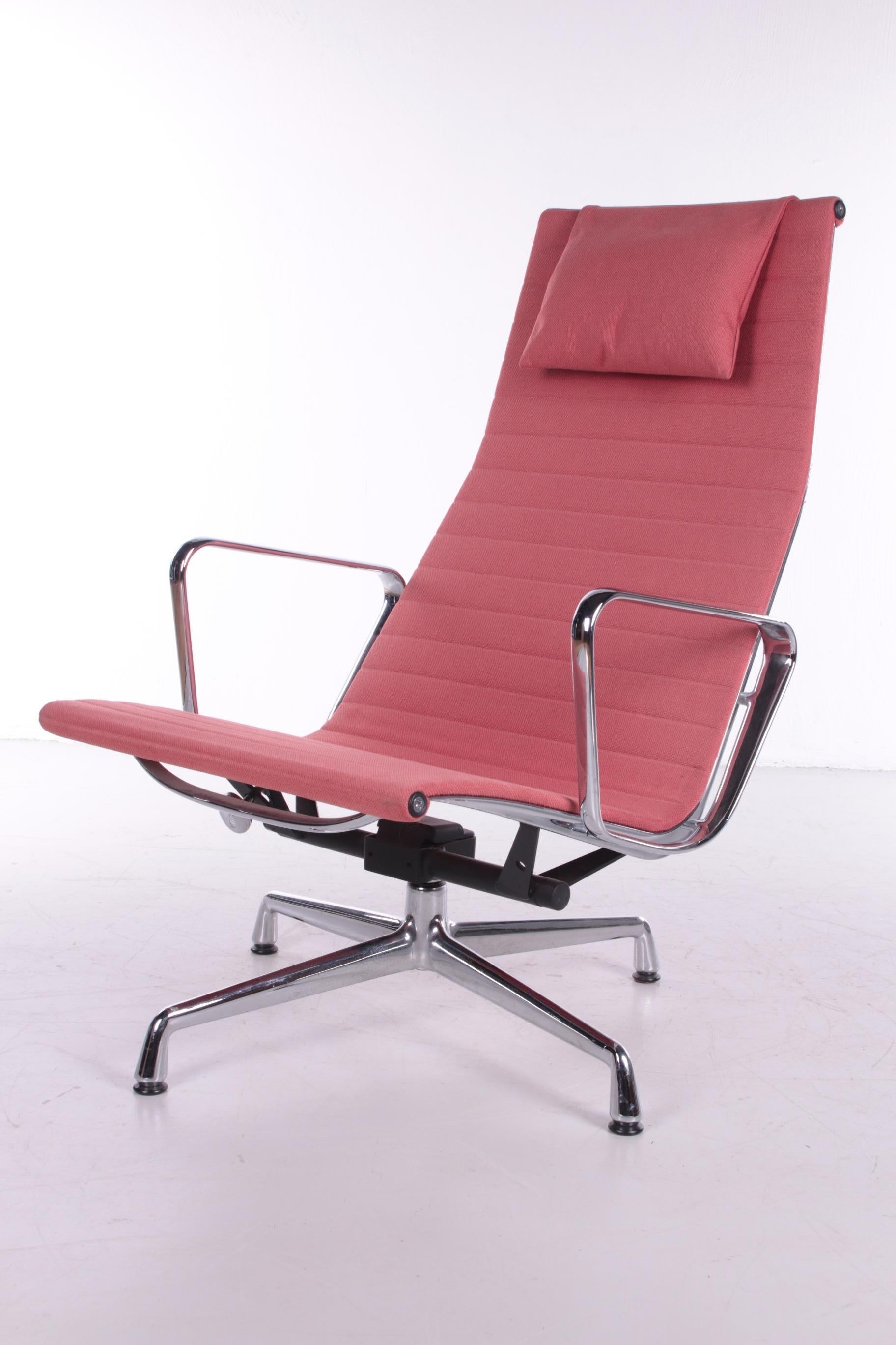 Late 20th Century Ray Charles Eames Chair with Ottoman EA 124 and EA 125