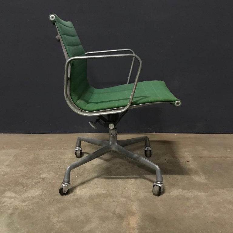 Ray and Charles Eames for Herman Miller Full Option Rare Green Desk Chair, 1958 For Sale at 1stDibs