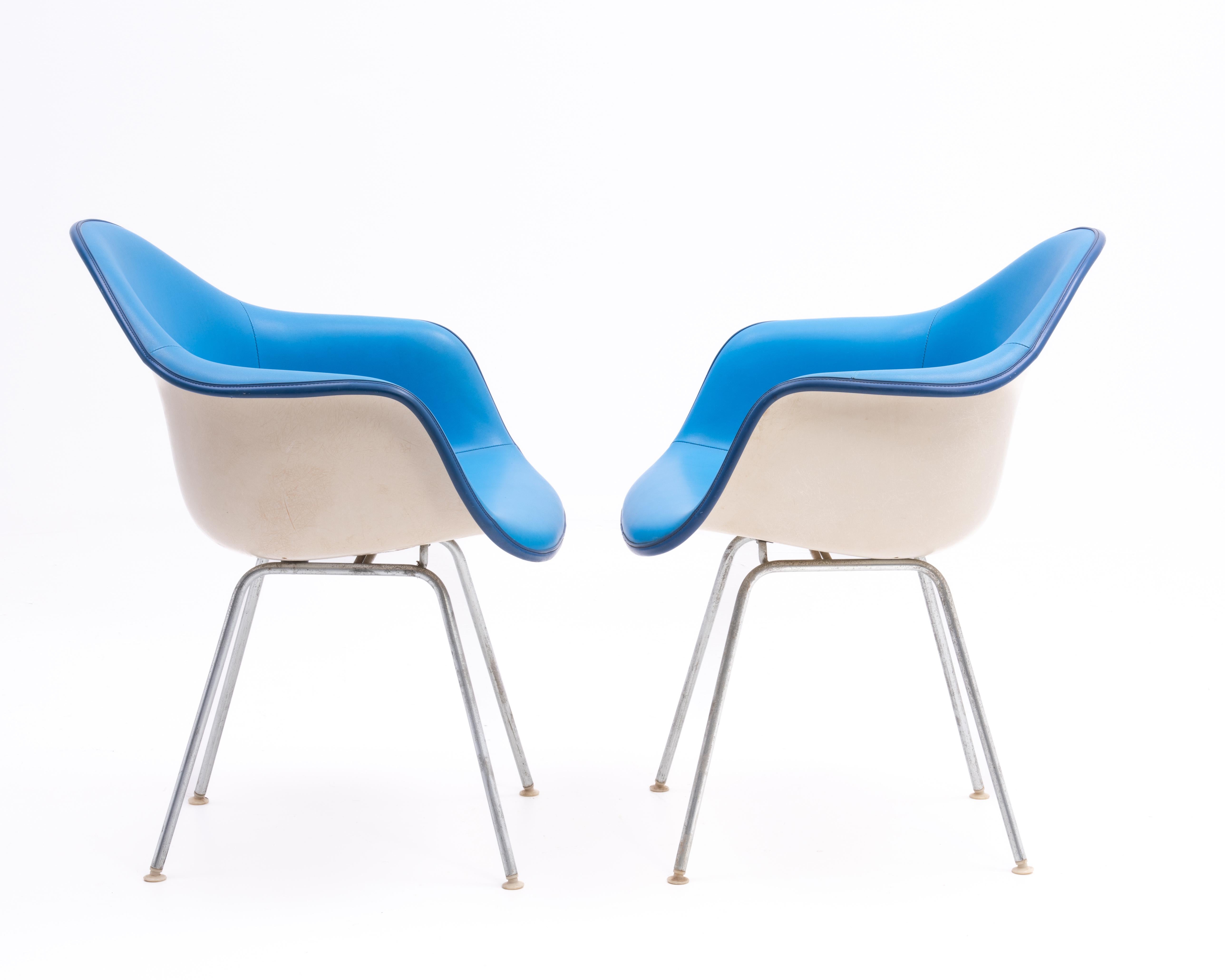 Ray Charles Eames Herman Miller Padded Arm Shell Chairs Alexander Girard a Pair For Sale 1