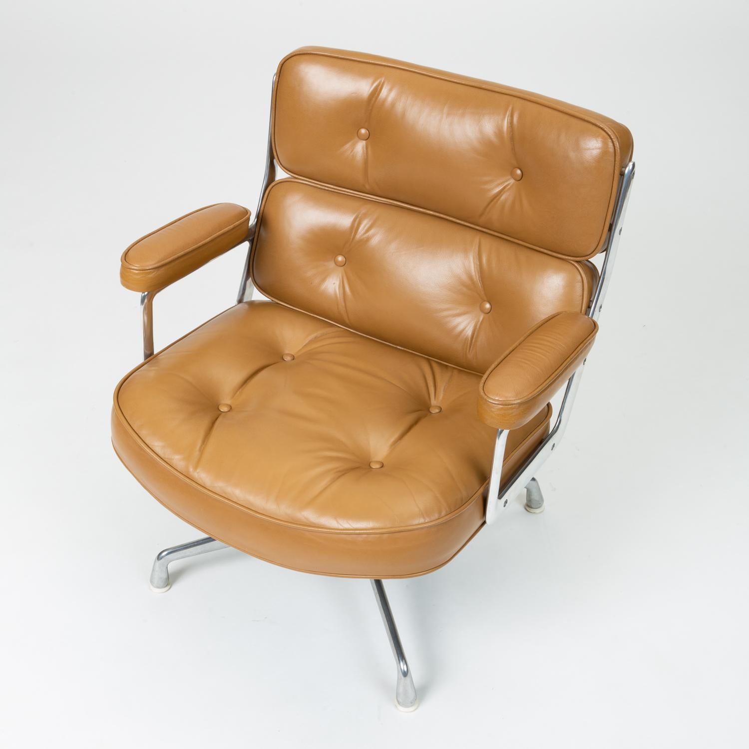 eames chair camel