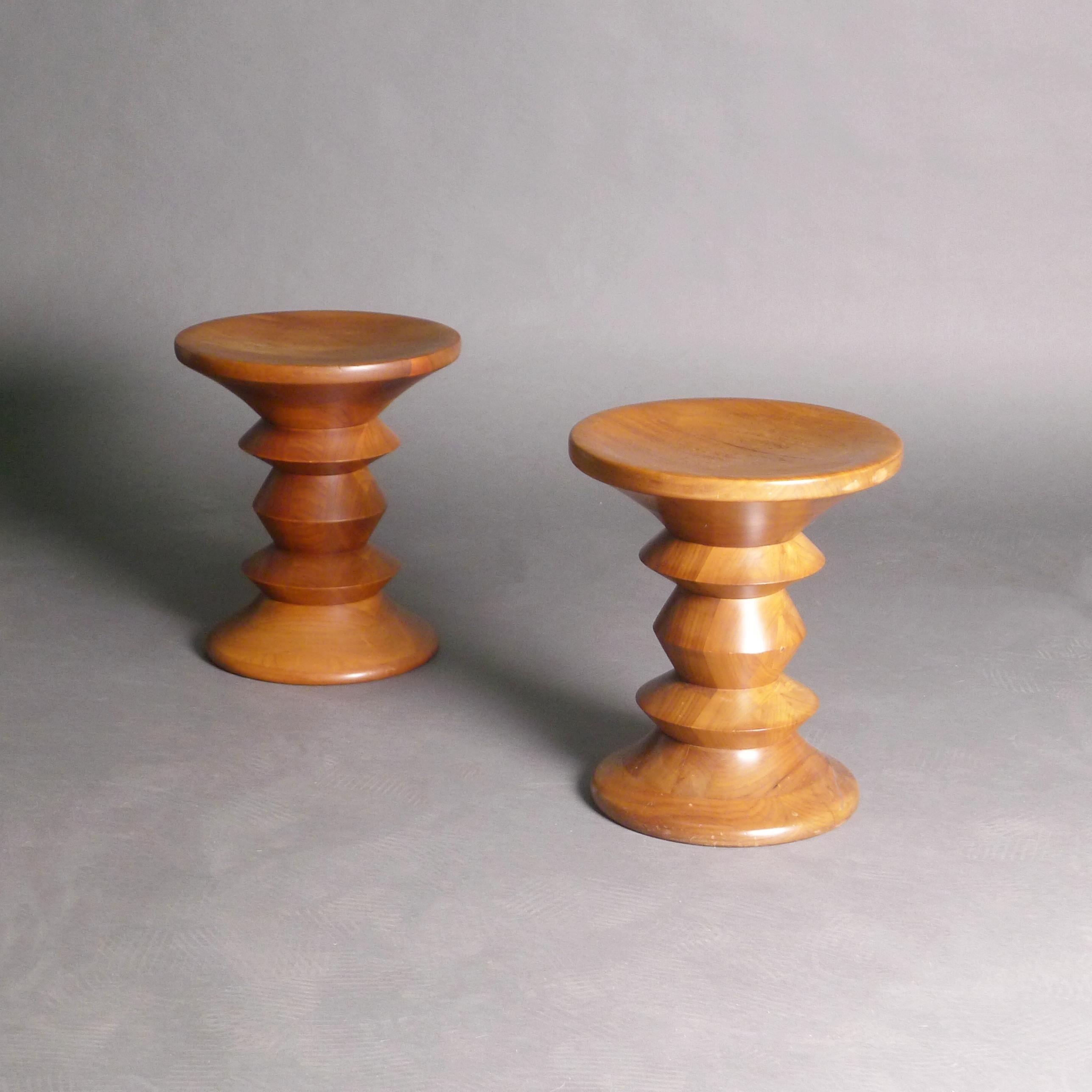 Mid-Century Modern Ray Eames, Time Life Stool, model C, original Herman Miller production 1960s