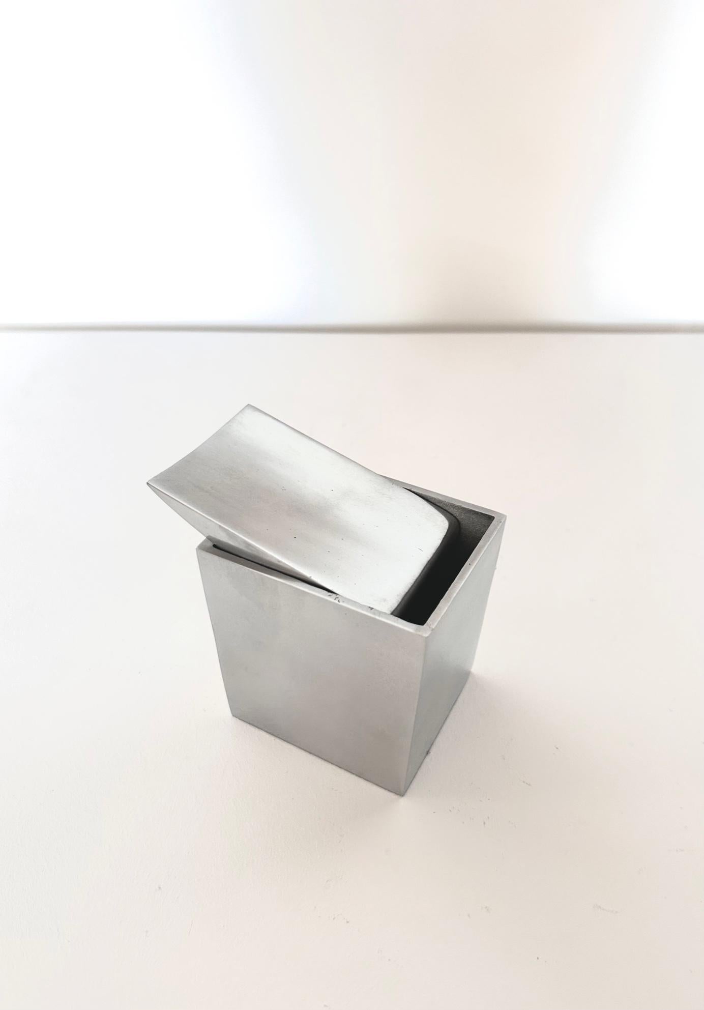 Iron Ray Hollis ashtray by Philippe Starck, XO, 1990s For Sale