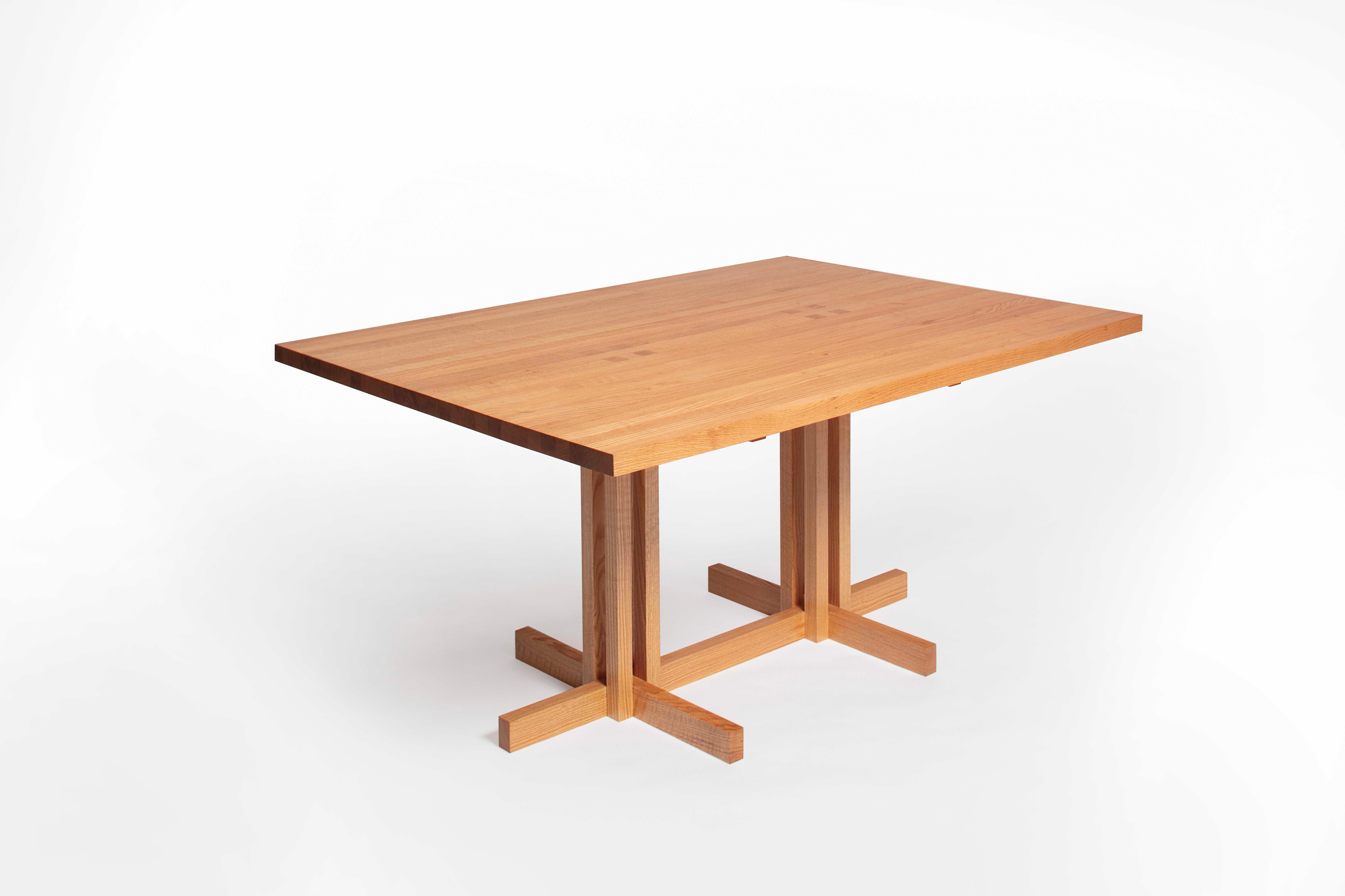 Ray Kappe RK9 dining table in red oak by Original in Berlin, Germany, 2020

California Modernism is synonymous with sophisticated minimal structures, featuring open plan design and indoor-outdoor living, inspired by traditional Japanese