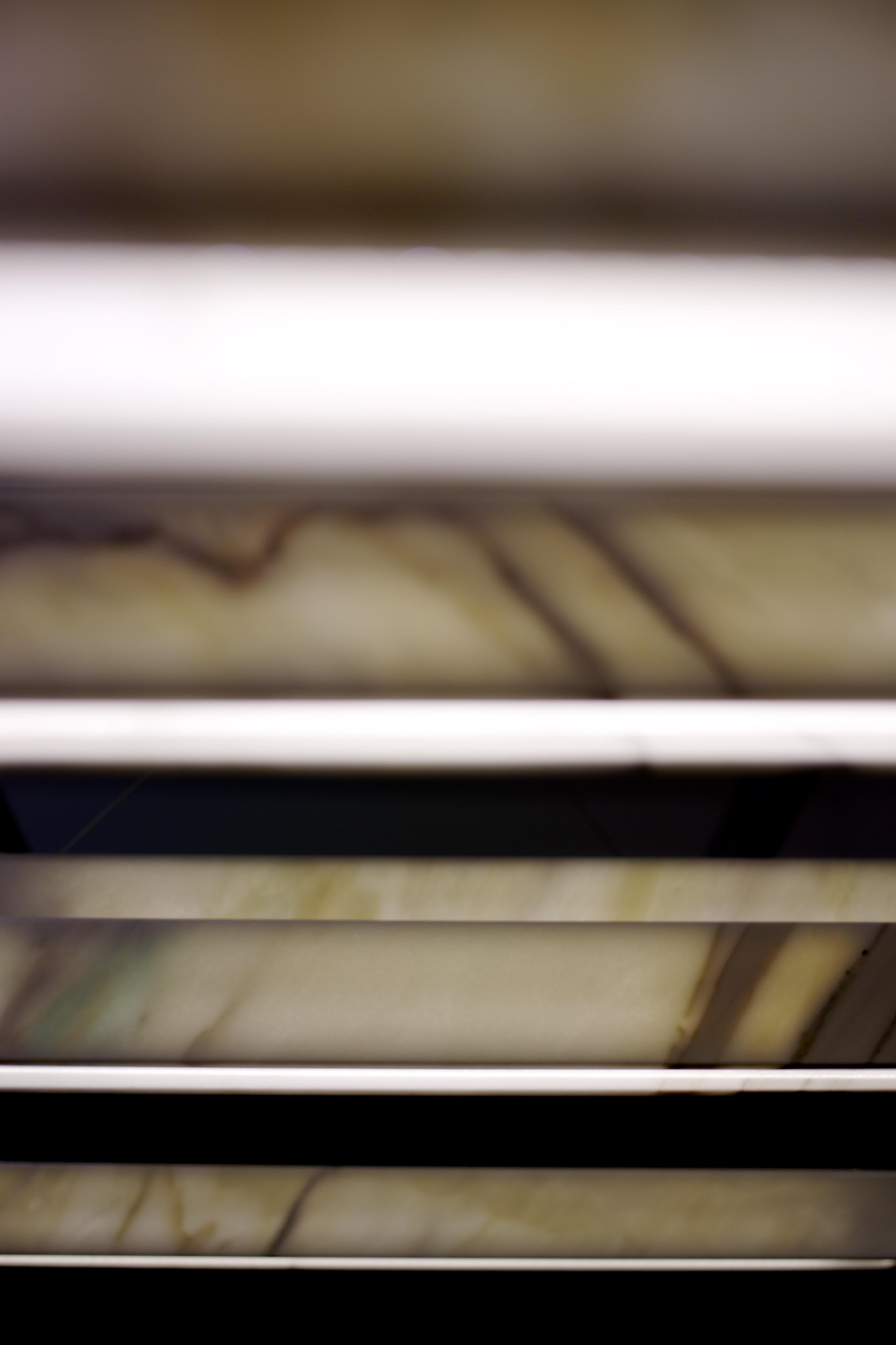 Marmo Lampada a sospensione Ray Marble di On.Entropy, in marmo bianco senza cuciture in vendita