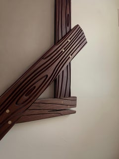 Ray Mirror 001 - Handgeschnitzter, skurriler, rustikaler Wandspiegel aus Nussbaum