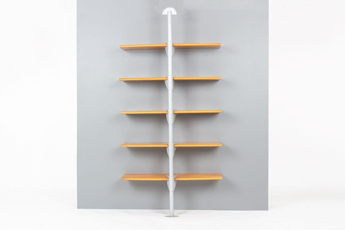 Bookshelf by Philippe Starck for Habitat and VIA in 1982
Ray Noble model
Vertical structure in gray lacquered metal, 5 shelves 5 wood
Very rare model
