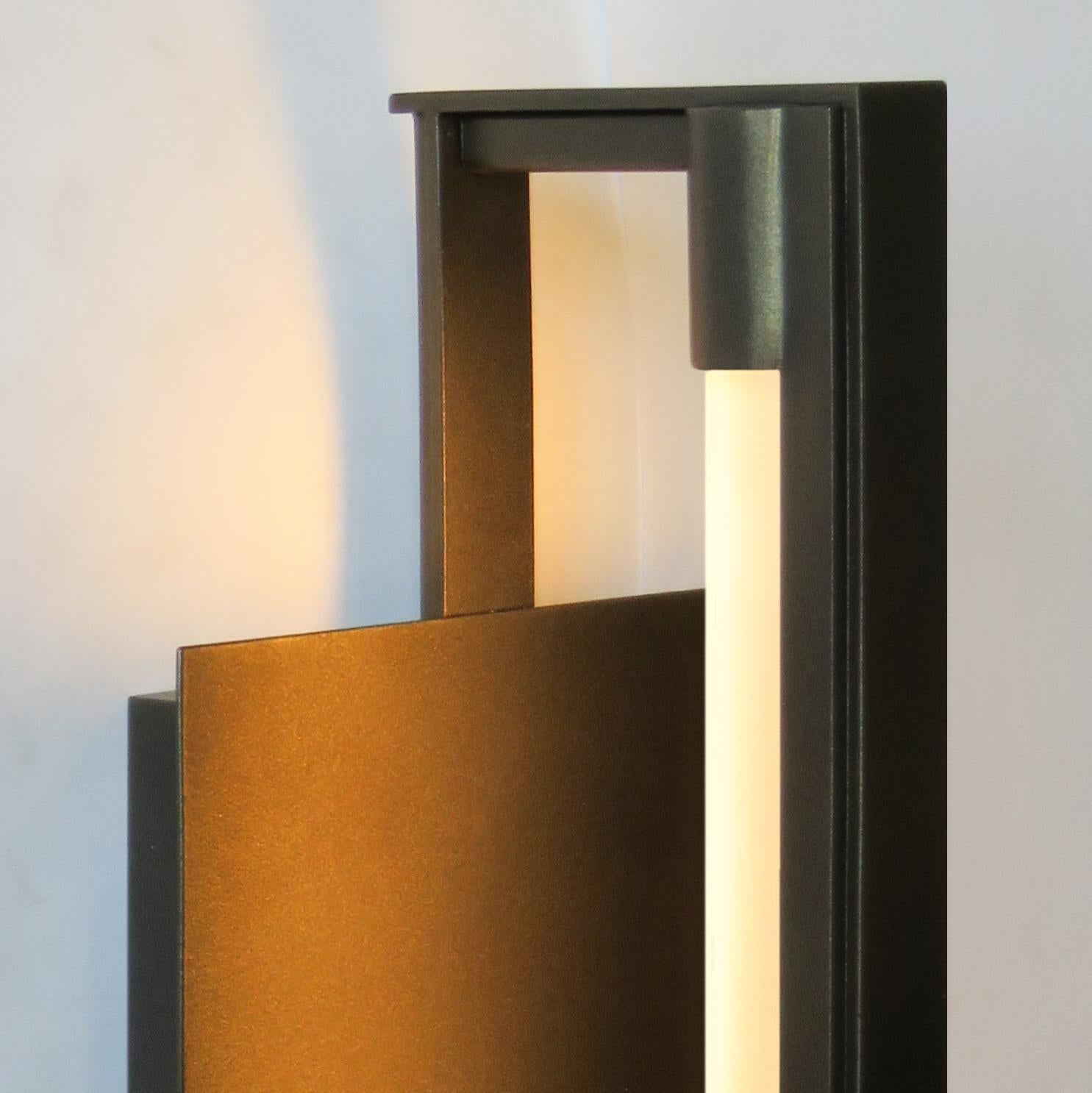 Canadian Ray Wall Sconce, Round Rod Acrylic Diffuser For Sale
