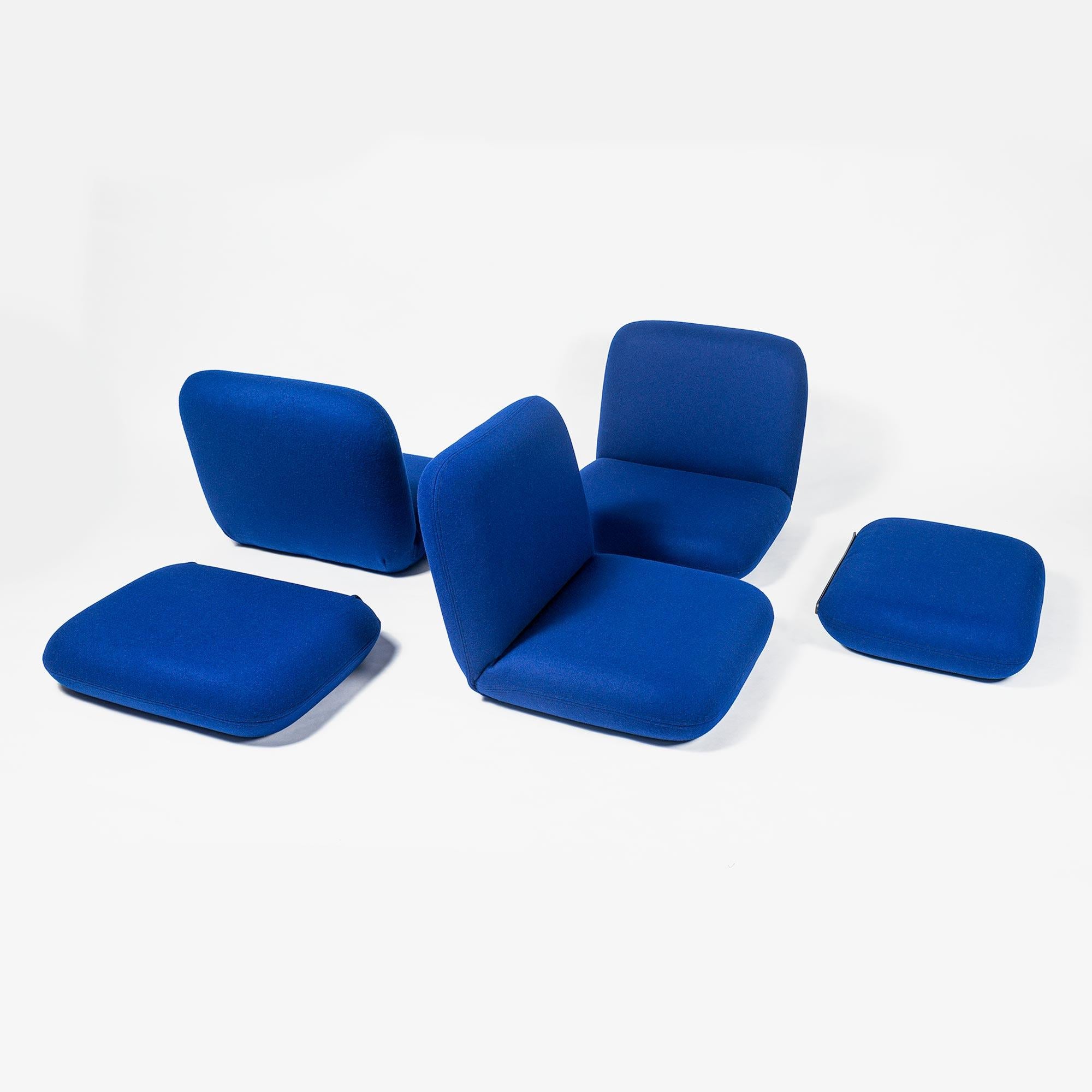 Ray Wilkes for Herman Miller Chiclet Sofa in Maharam Royal Blue In Good Condition In Seattle, WA