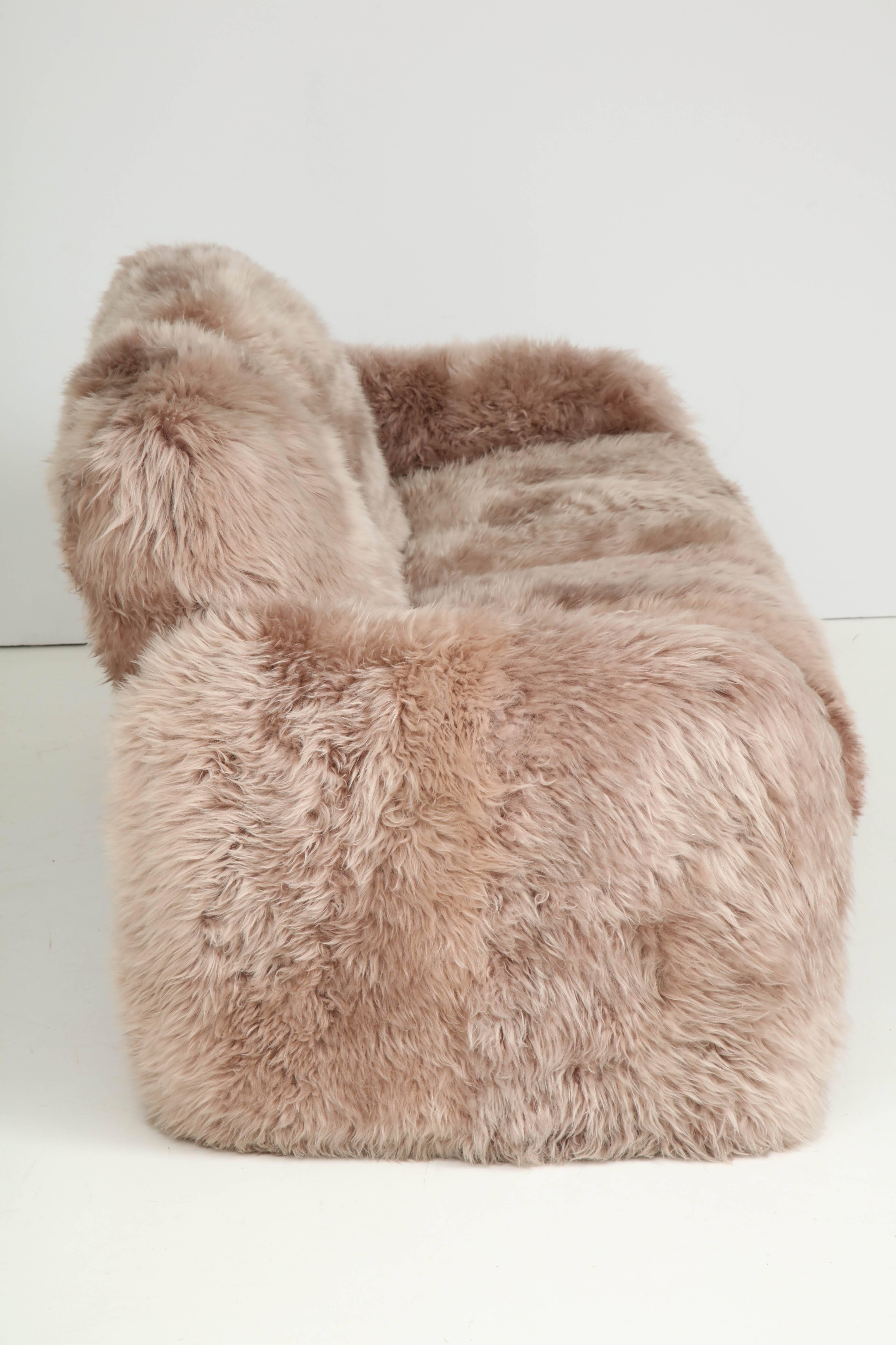 Américain Canapé en peau de mouton blush de Ray Wilkes New Zealand