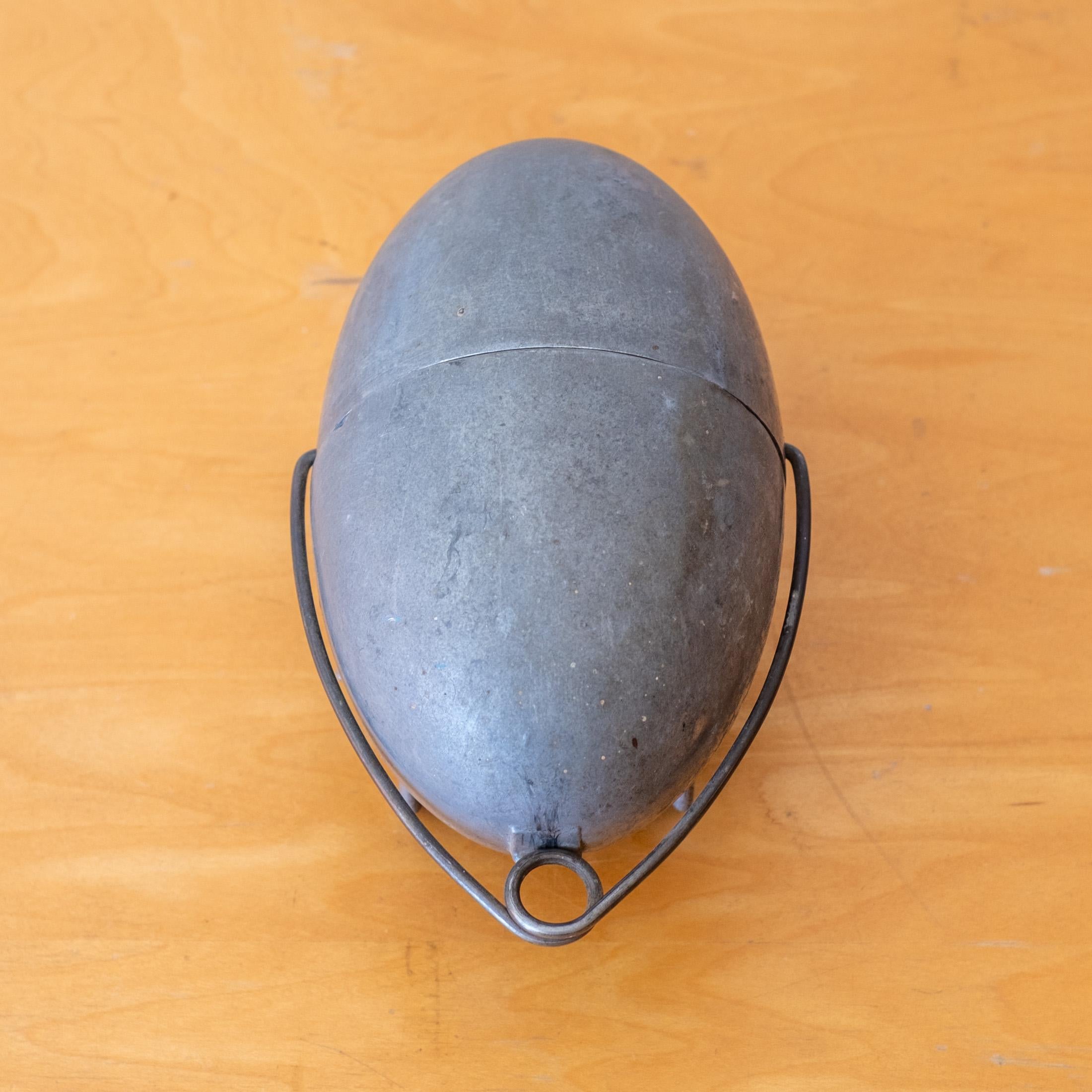 Aluminium Raymond Barton Na-Mac Co Art Deco Machine Age Zeppelin Potato Baker en vente