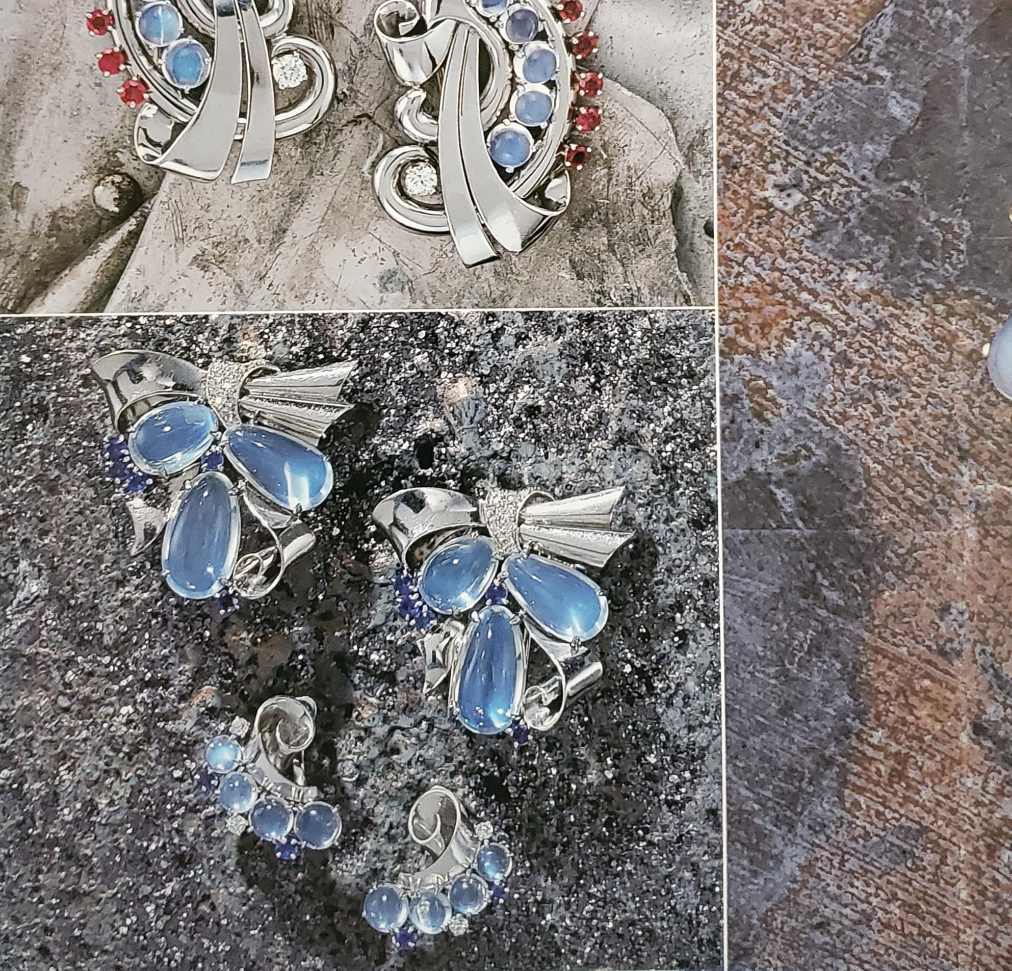 Boucles d'oreilles déco rétro Raymond C. Yard 1943 en platine 15,34 carats, pierres de lune et saphirs Pour femmes en vente